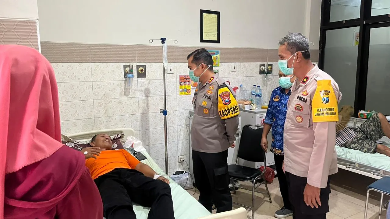 Kapolres Nganjuk Kunjungi Petugas PKD dan KPPS yang Dirawat Pasca Pemungutan dan Penghitungan Suara