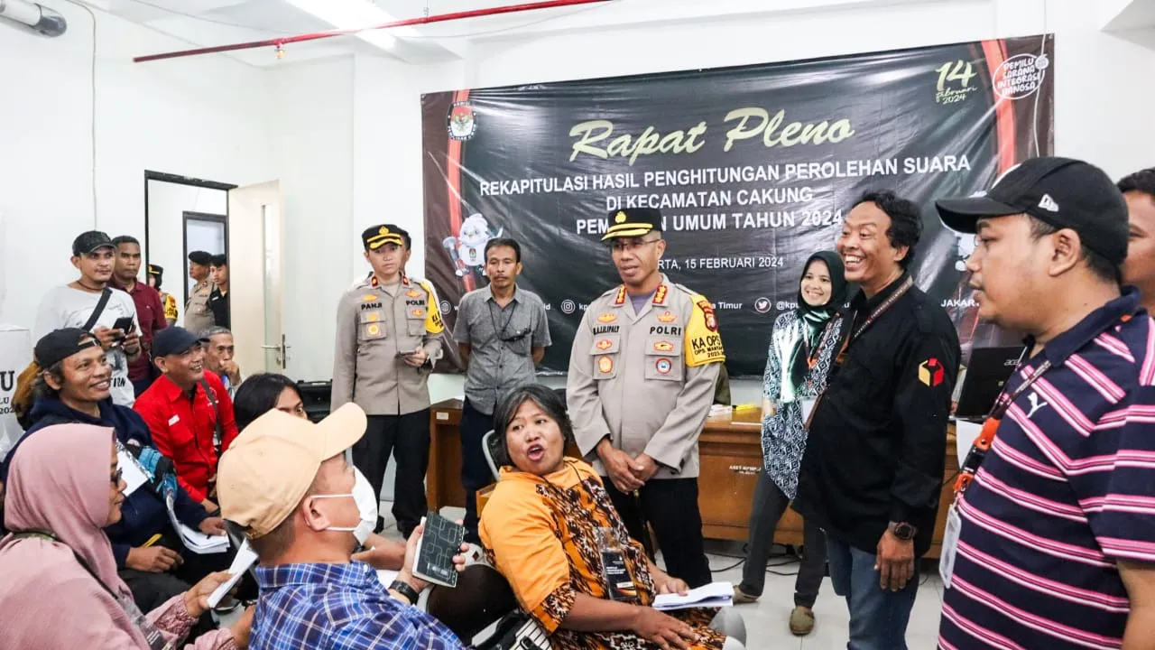 Kapolres Cek Gudang Logistik Pemilu Dan Personil Pengamanan di PPK Wilayah Jakarta Timur