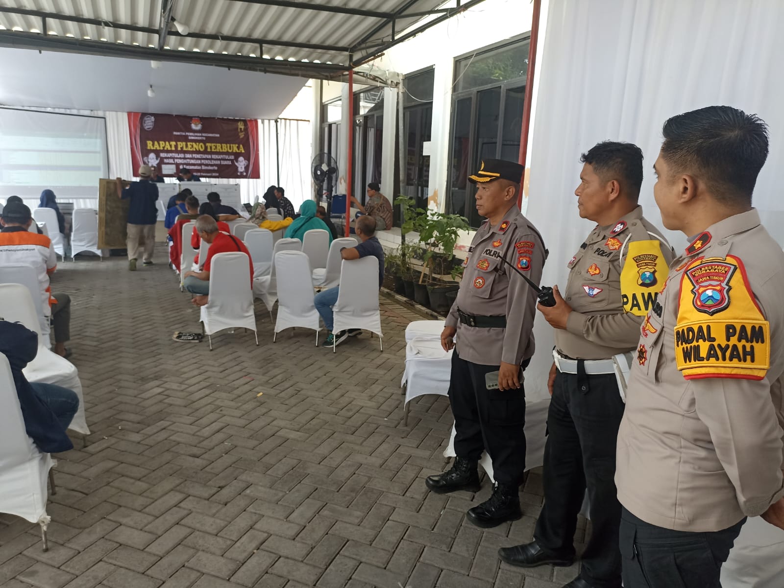 18 Personil TNI Polri Amankan Rekapitulasi Suara Pemilu 2024 di PPK Simokerto