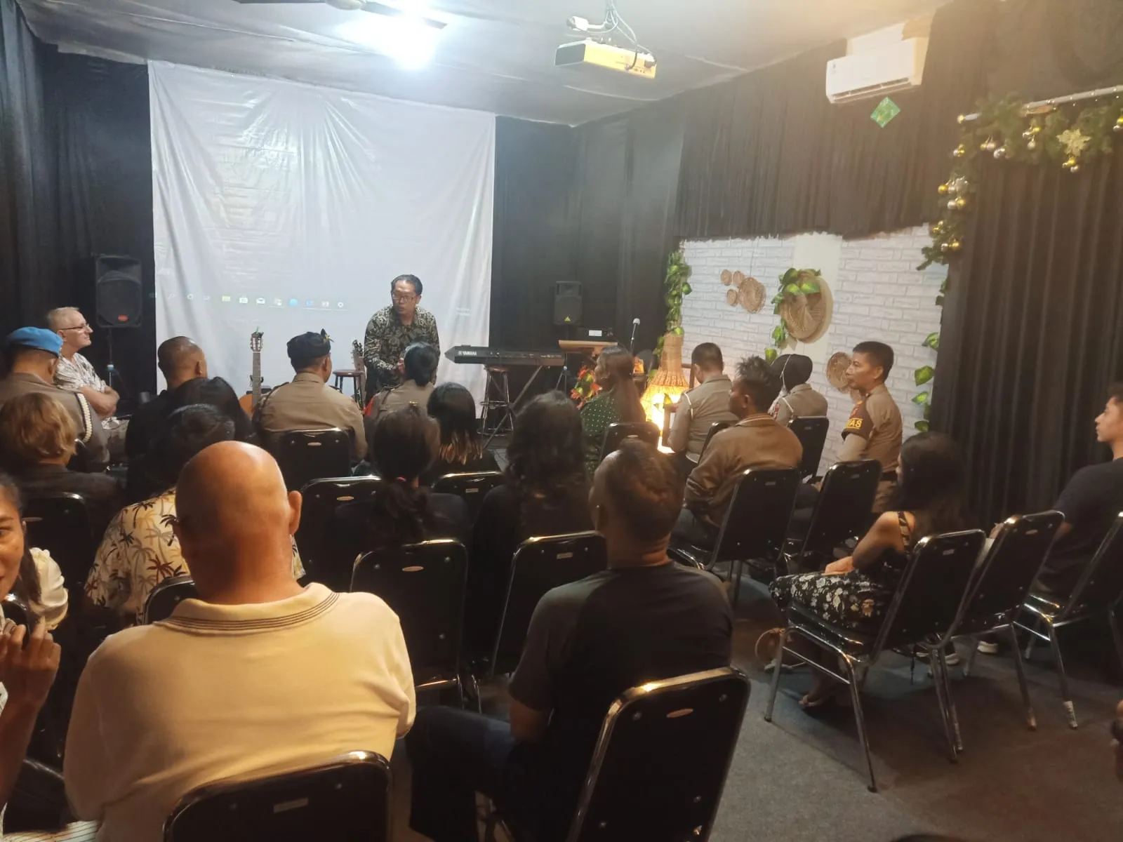 Sambang Kamtibmas Sat Binmas Polresta Denpasar di Gereja Ciktori Indonesia C3 Reach North Kuta