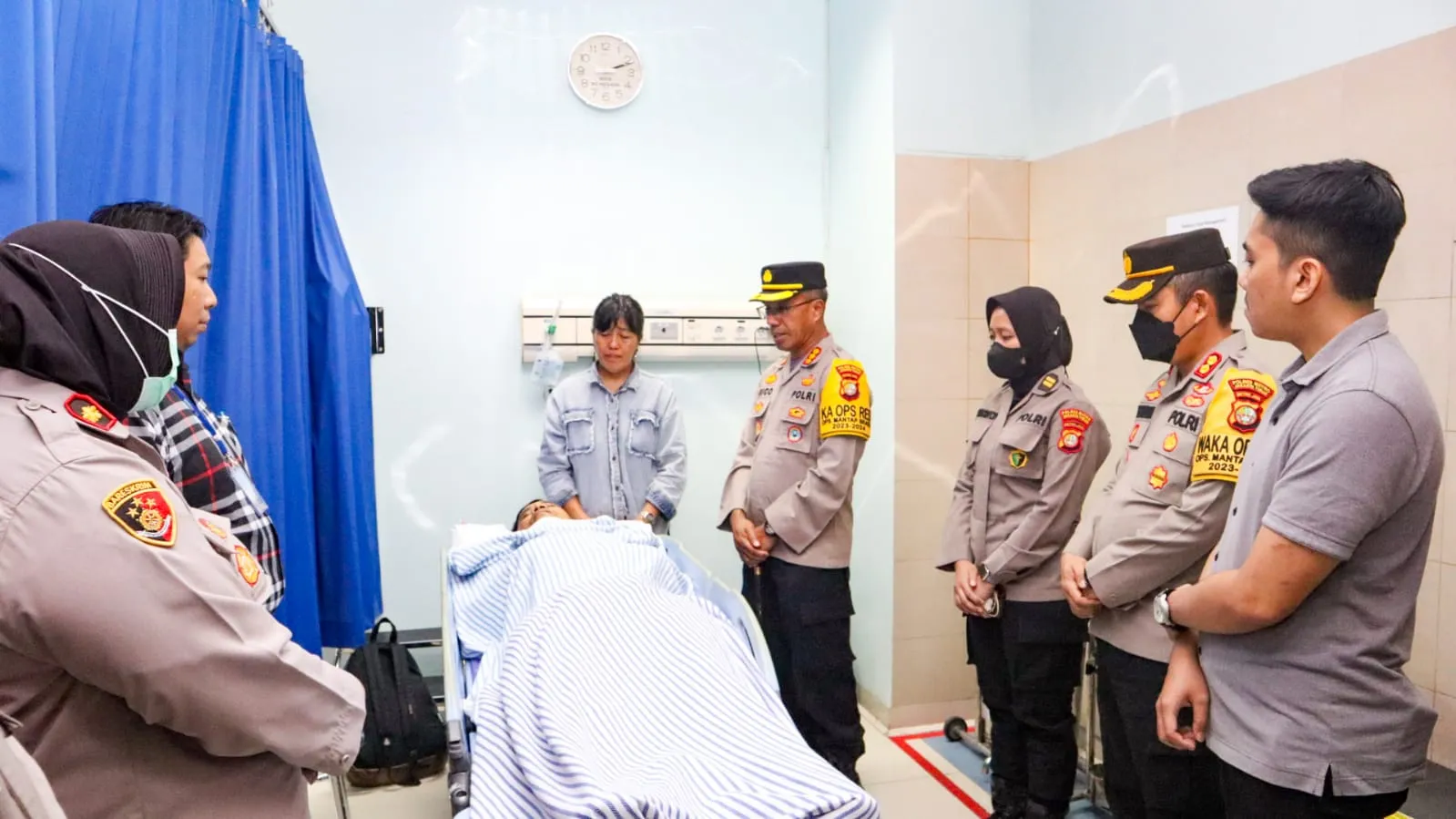 Kapolres Metro Jakarta Timur Melayat Ke Personel Yang Meninggal Dunia di RS Husada Jakarta