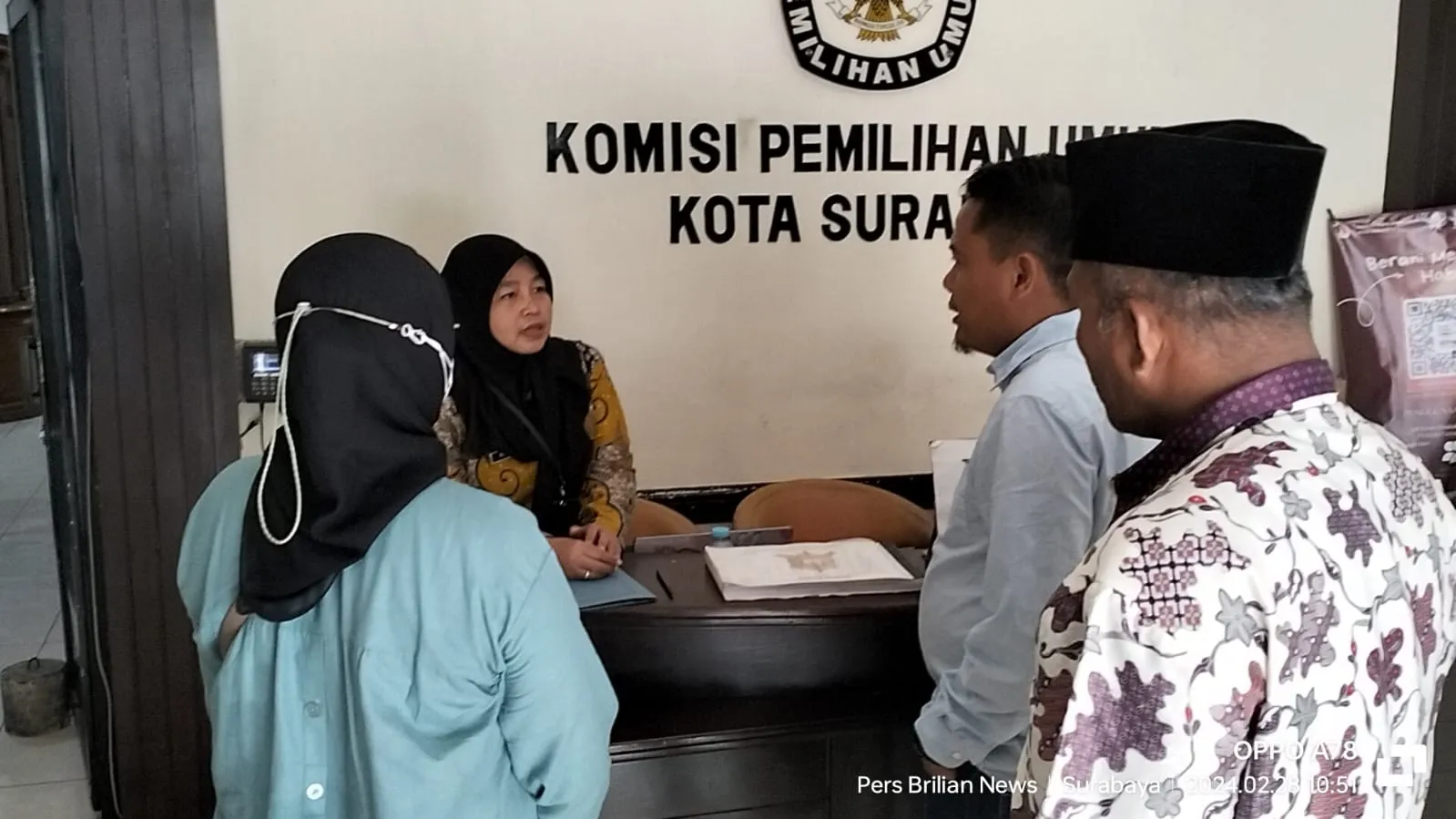Diduga Oknum Caleg Menggunakan Ijazah SMP, Aliansi Madura Indonesia Geruduk KPU Kota Surabaya