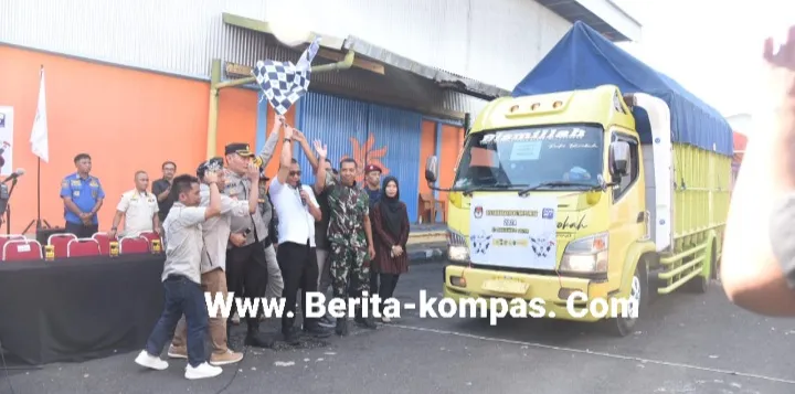 Kapolres Bondowoso Bersama Forkopimda Melepas Pendistribusian Logistik Dalam Pemilu 2024