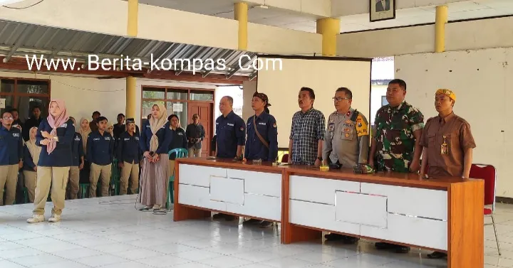 Bersama Anggota Danramil 0822/01 Bondowoso Kawal Rekapitulasi Hasil Perhitungan Perolehan Suara Pemilu Tahun 2024