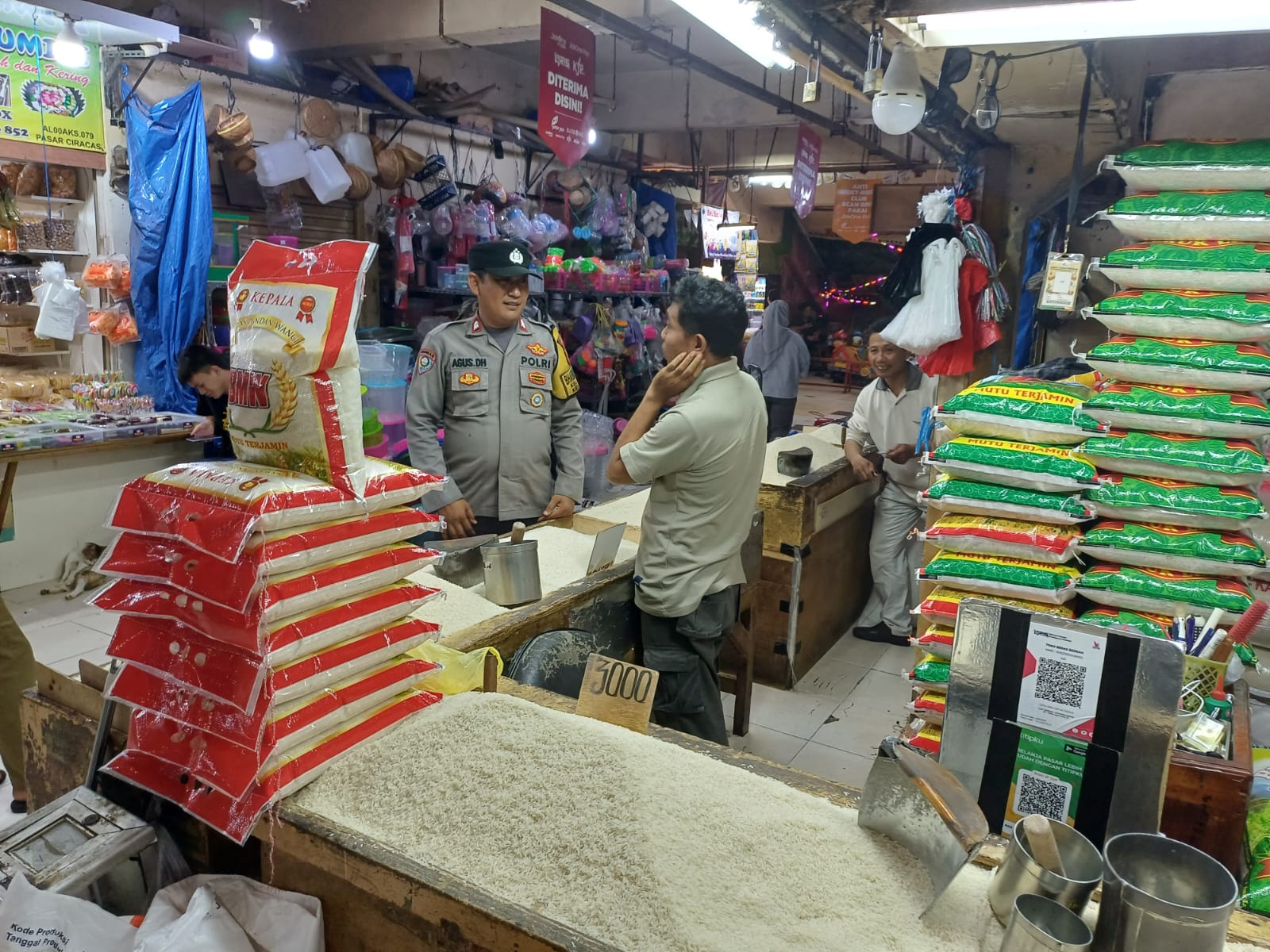 Harga Beras Stabil dan Stok Memadai, Bhabinkamtibmas Himbau Masyarakat Jangan Panic Buying