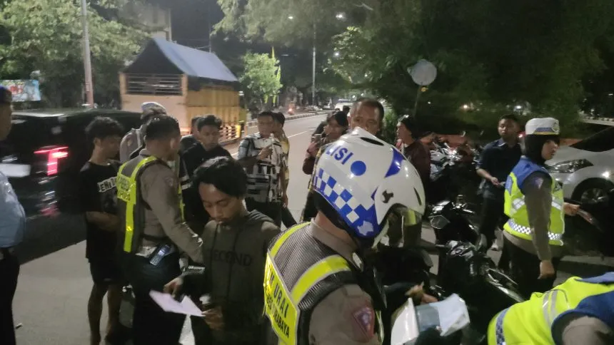 Hari ke 5 Ops Keselamatan Semeru 2024, Satlantas Polrestabes Surabaya Berhasil Amankan Puluhan Kendaraan Bermotor 