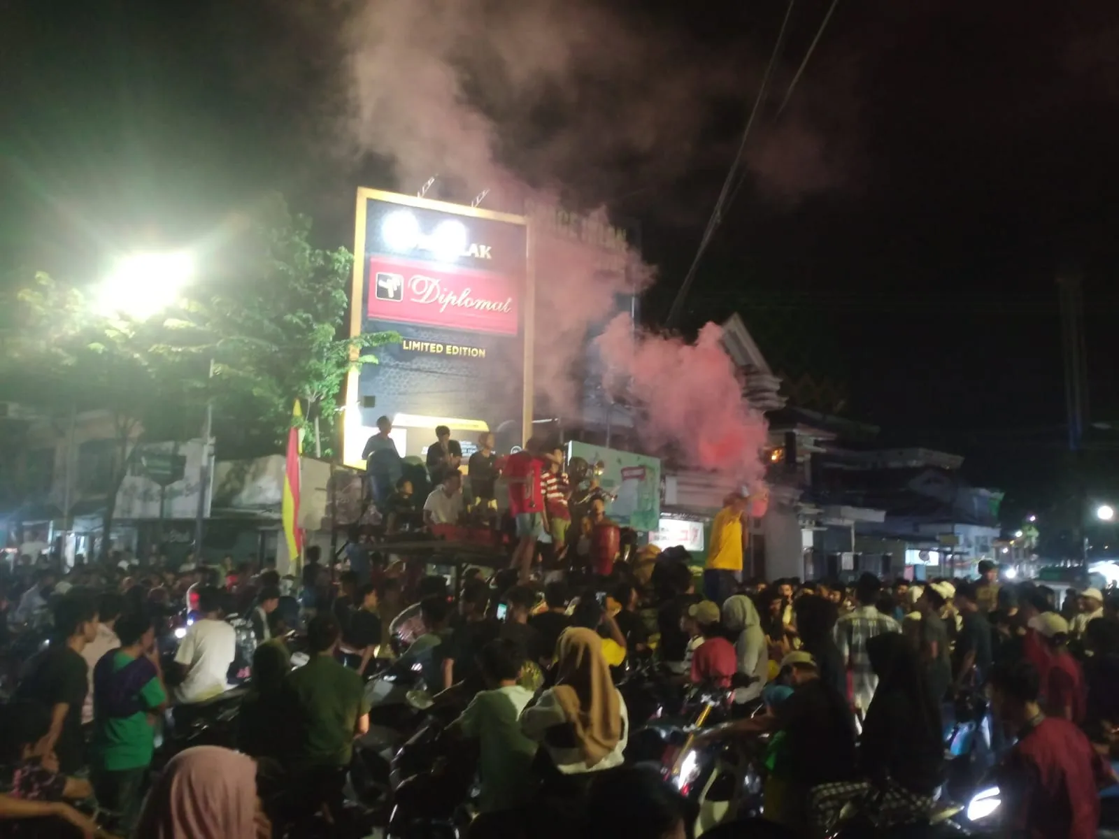 Kesenian Musik Combodug Ramaikan Saur On The Road Kota Sampang