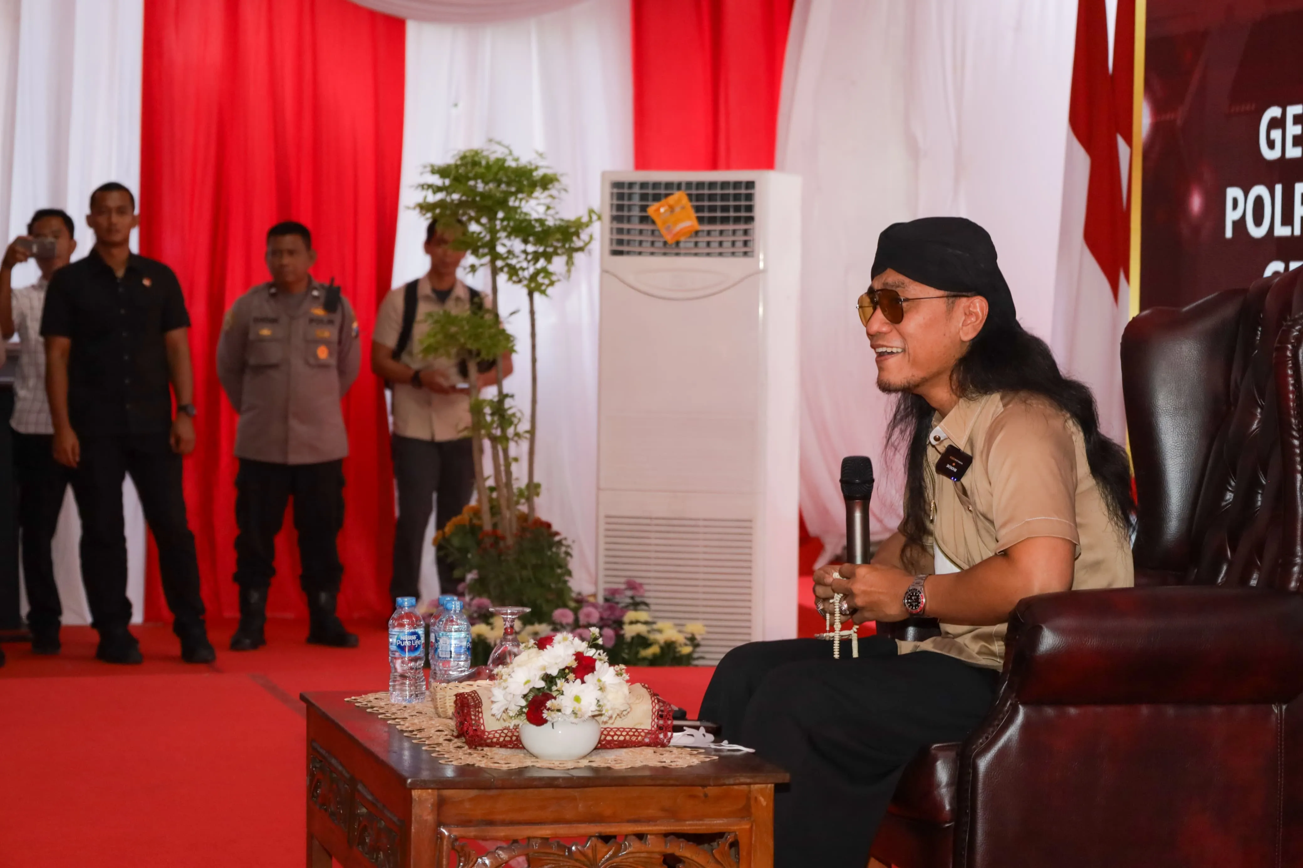Tausiah di Polrestabes Surabaya, Gus Miftah : "Polisi Baik, Pilar Kebajikan Dalam Masyarakat"