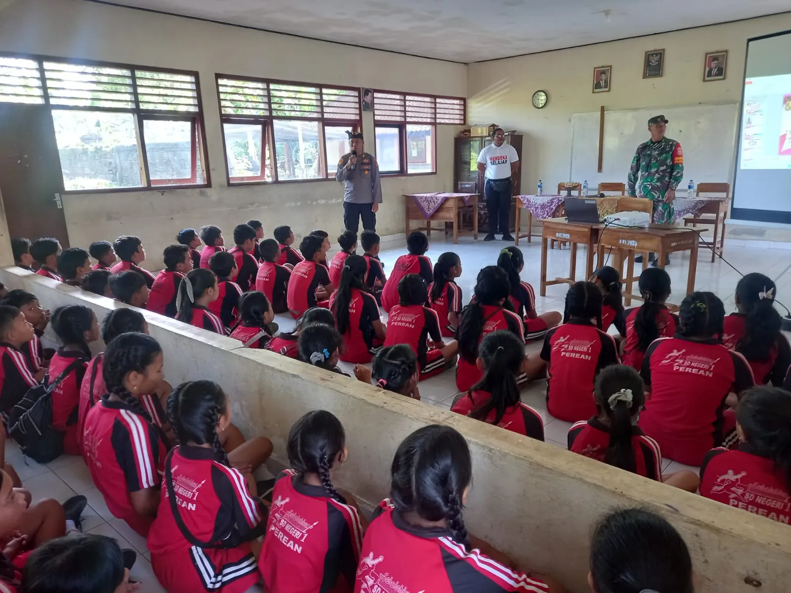 Dalam Rangka Mencegah Kekerasan di Lingkungan Sekolah Babinsa Hadiri Sosialisasi Anti Bullying