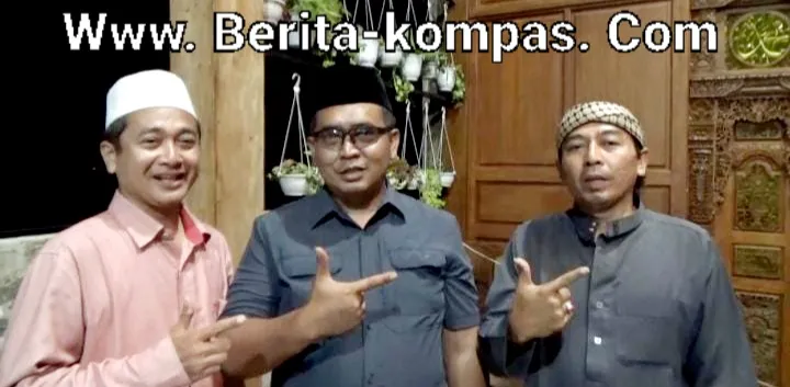 Dewan Pembina STMJ Sekaligus Mantan Pedagang Asongan Bagikan Paket Beras di Bondowoso