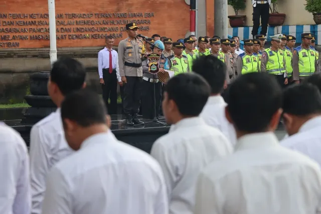 Kapolres Karangasem Pimpin Apel Kesiapan Operasi Mantap Brata Agung 2023-2024