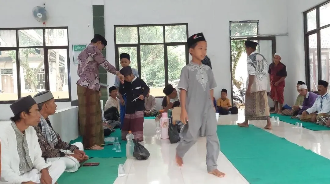 Masyarakat Kampung Lalasari Desa Tugu Adakan Buka Bersama dan Santunan Anak Yatim Piatu