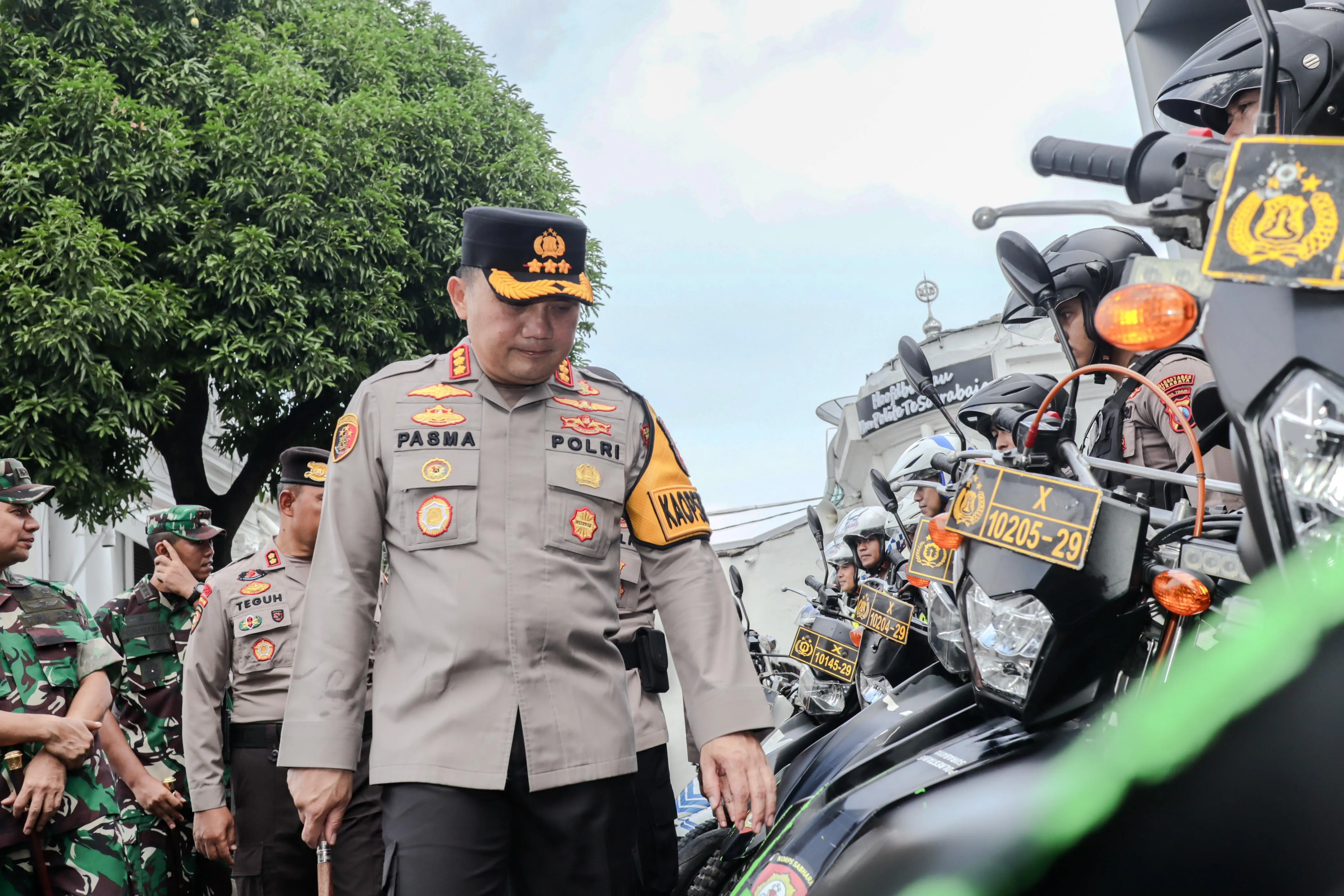 Jelang Idul Fitri 1445 H, Polrestabes Surabaya Laksanakan Apel Gelar Pasukan Operasi "Ketupat Semeru 2024"
