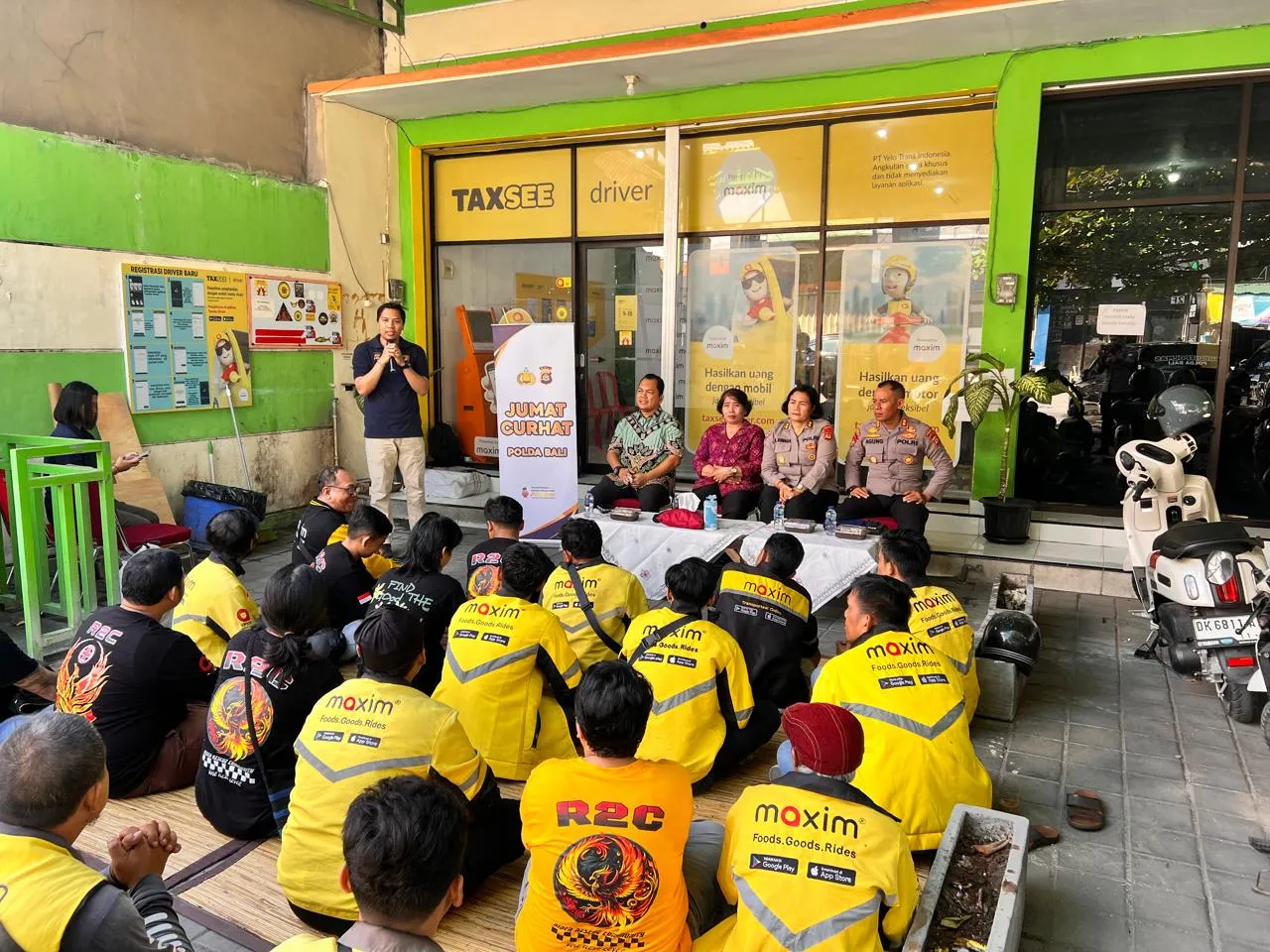 Polda Bali Menggelar Program Jumat Curhat untuk Aspirasi Masyarakat