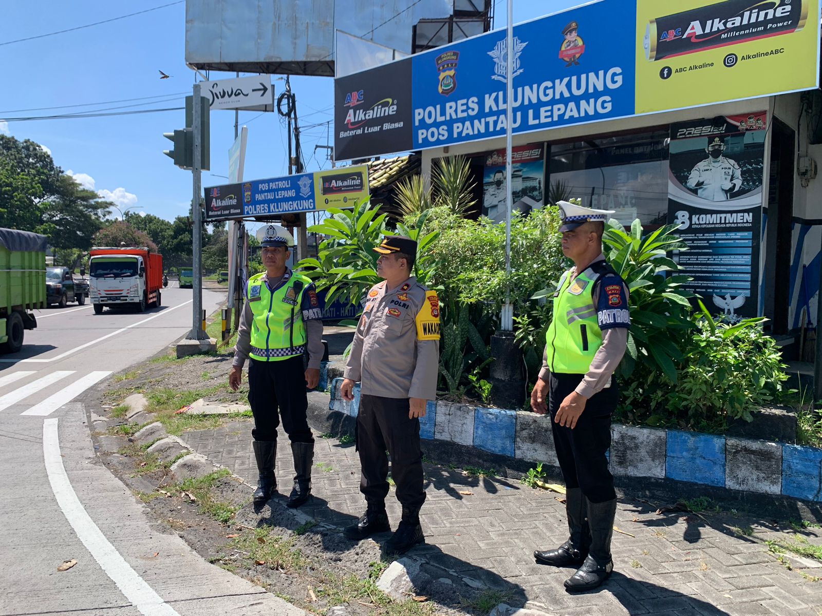 Wakapolres Klungkung Memantau Pos Pelayanan dan Pos Operasi Ketupat Agung 2024