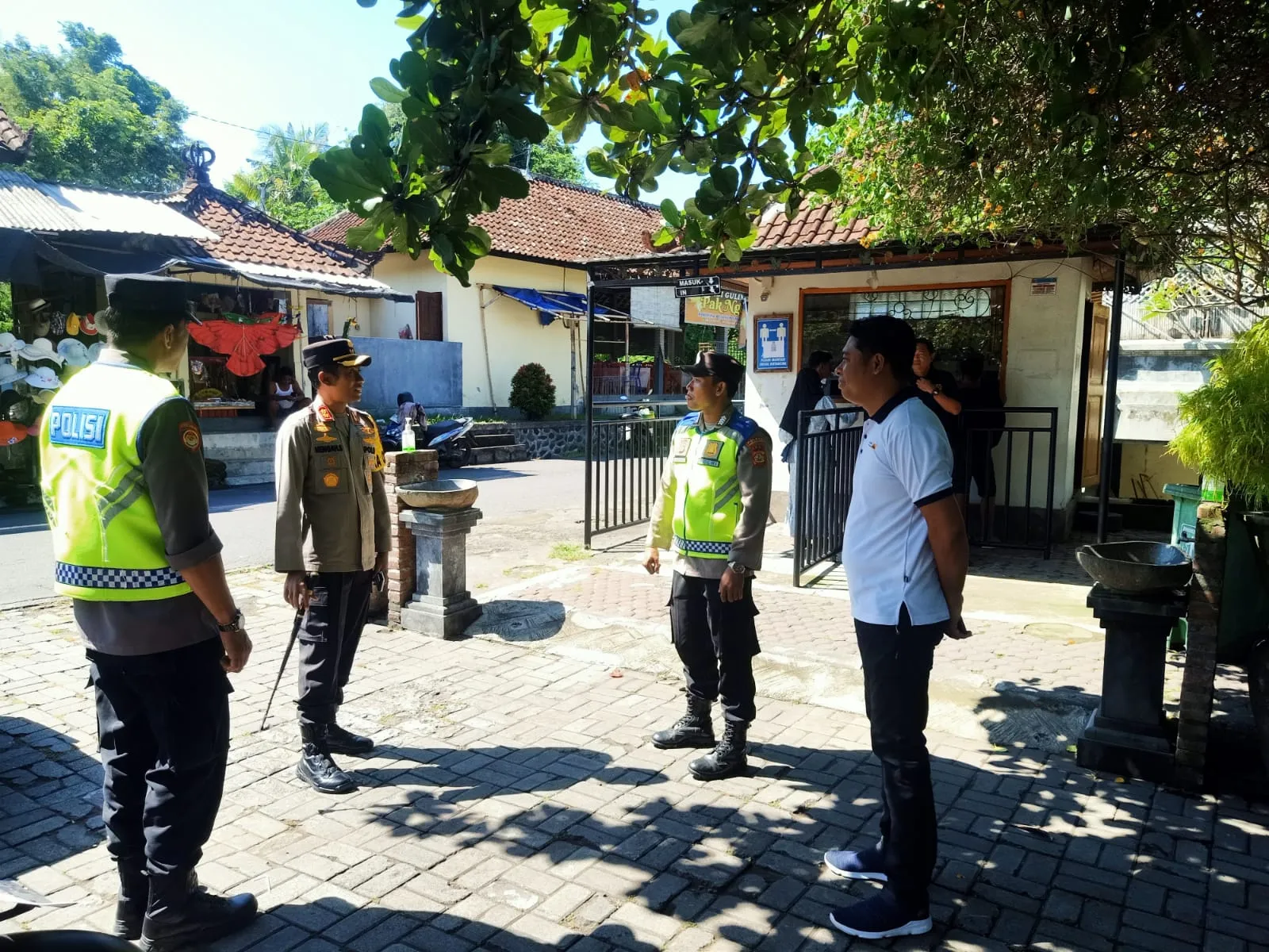 Kapolres Karangasem Pantau Kunjungan Wisatawan di Taman Soekasada Ujung