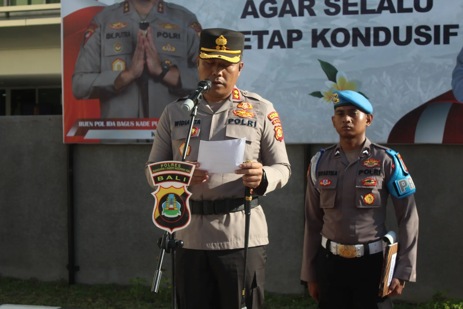 Upacara Hari Kesadaran Nasional di Markas Polres Bandara Ngurah Rai, Kapolres Ajak Anggota Tingkatkan Pengabdian dan Pelayanan Publik