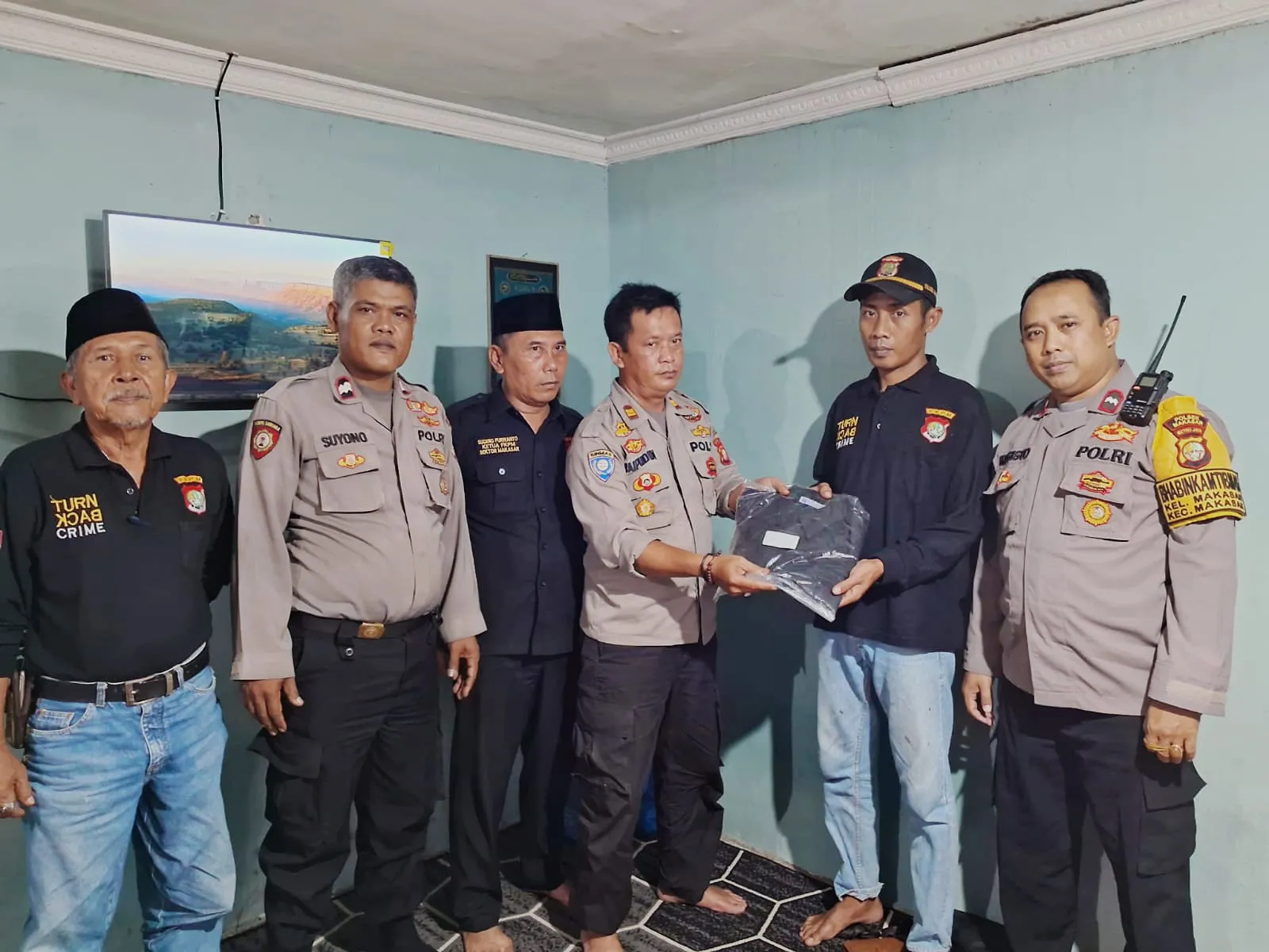 Pererat Silaturahmi Dengan FPKM , Jajaran Polsek Makassar Hadiri Halal Bihalal Idul Fitri 1445 H