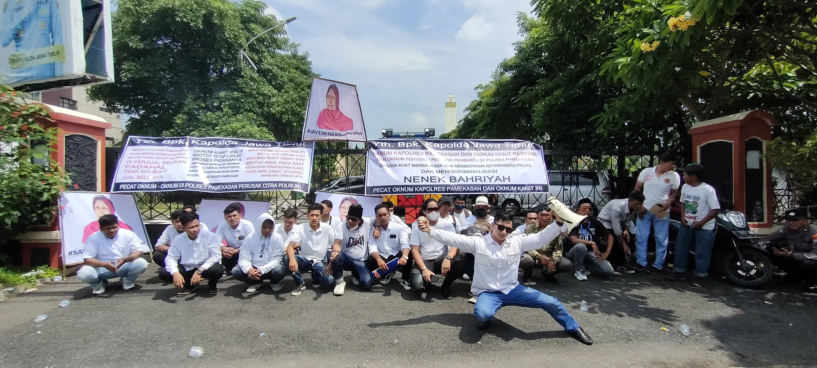 Orator Aksi di Polda Jatim Lakukan Aksi Nekat, Tantang Kapolres Pamekasan Buktikan Diri