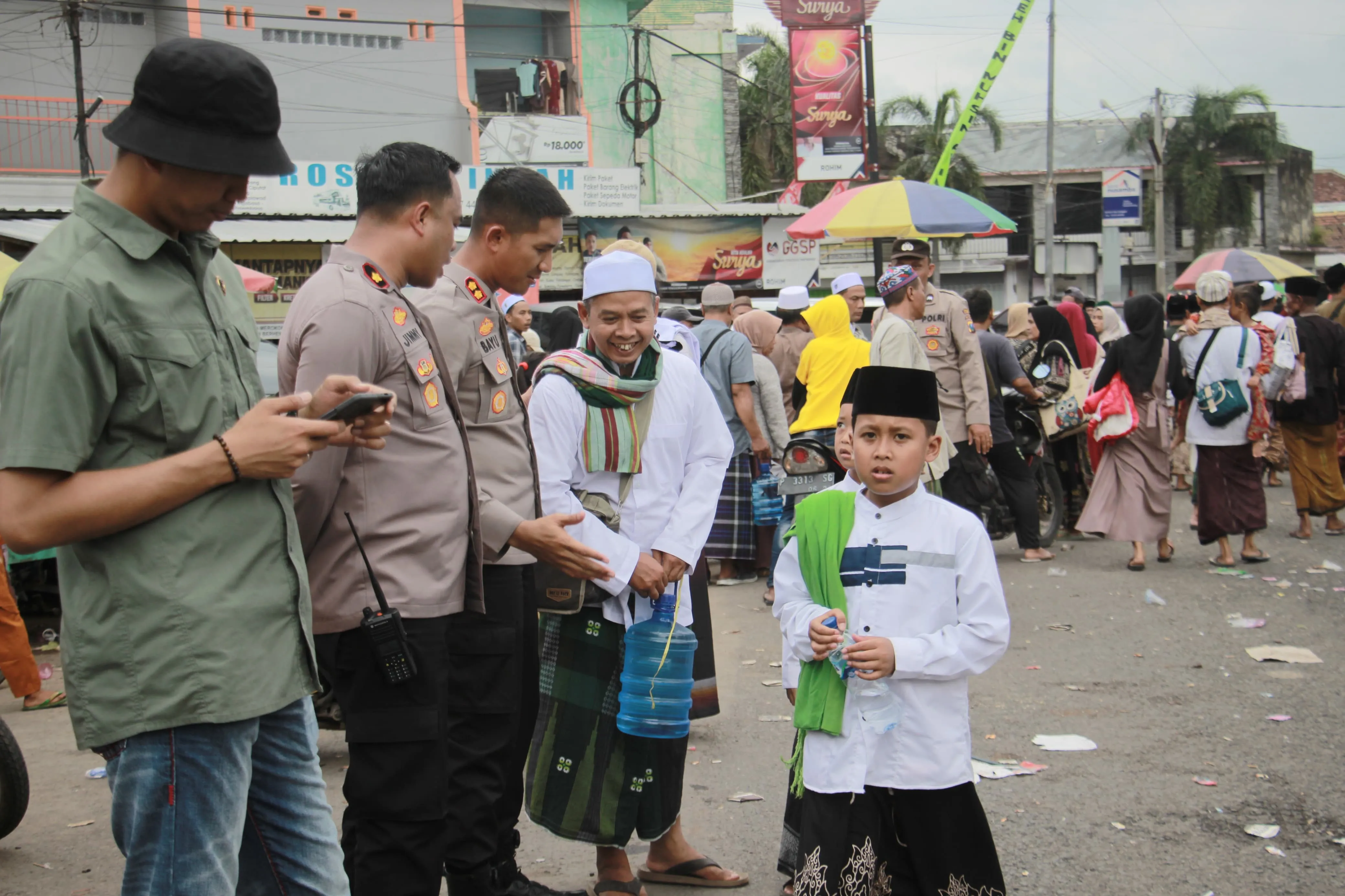 Kapolres Jember: Peran Petugas Pengamanan dan Masyarakat, Haul Akbar Habib Sholeh di Tanggul Aman dan Lancar