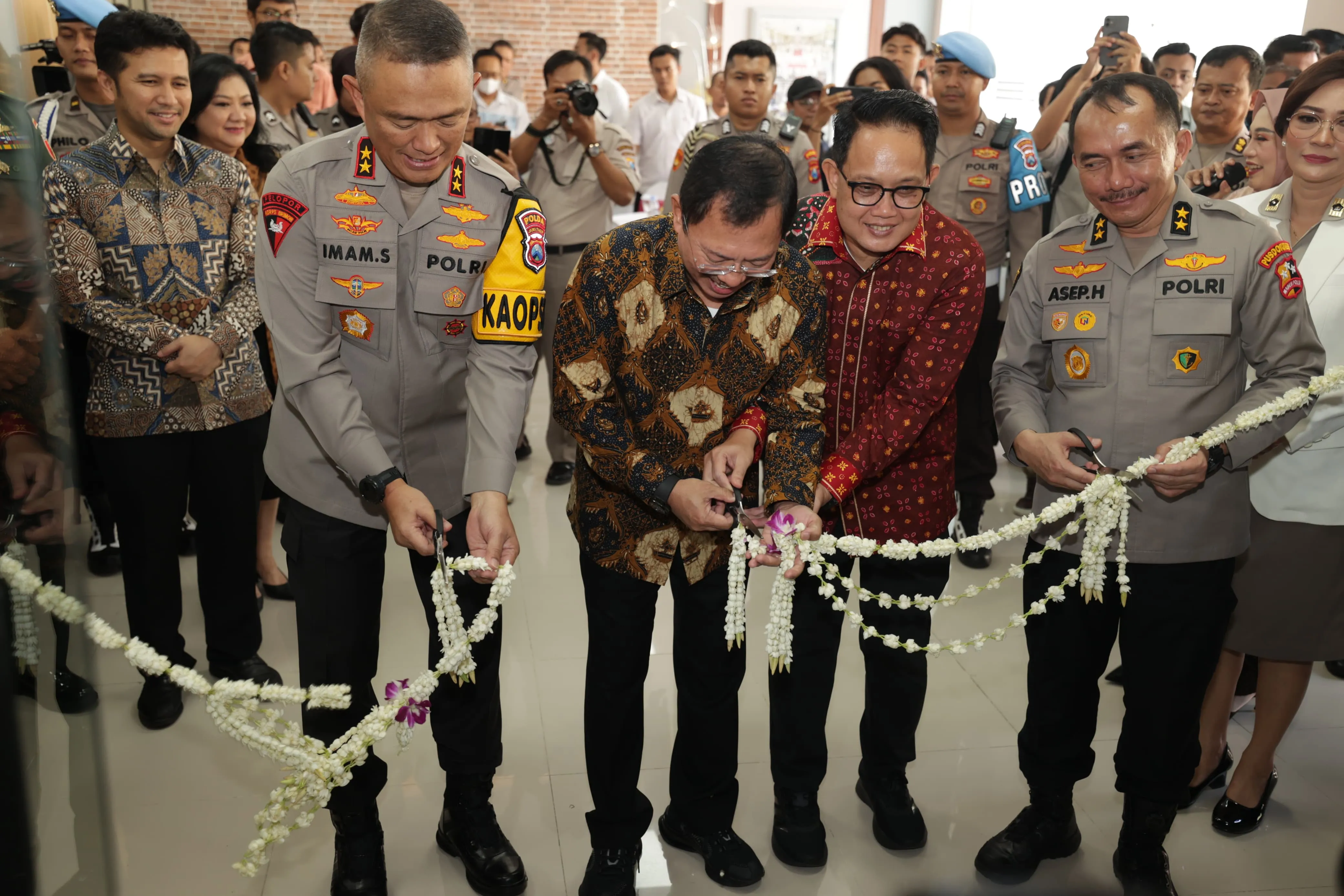 Kapolda Jatim Resmikan Klinik Immunoteraphy Nusantara By Terawan di RS Bhayangkara Surabaya
