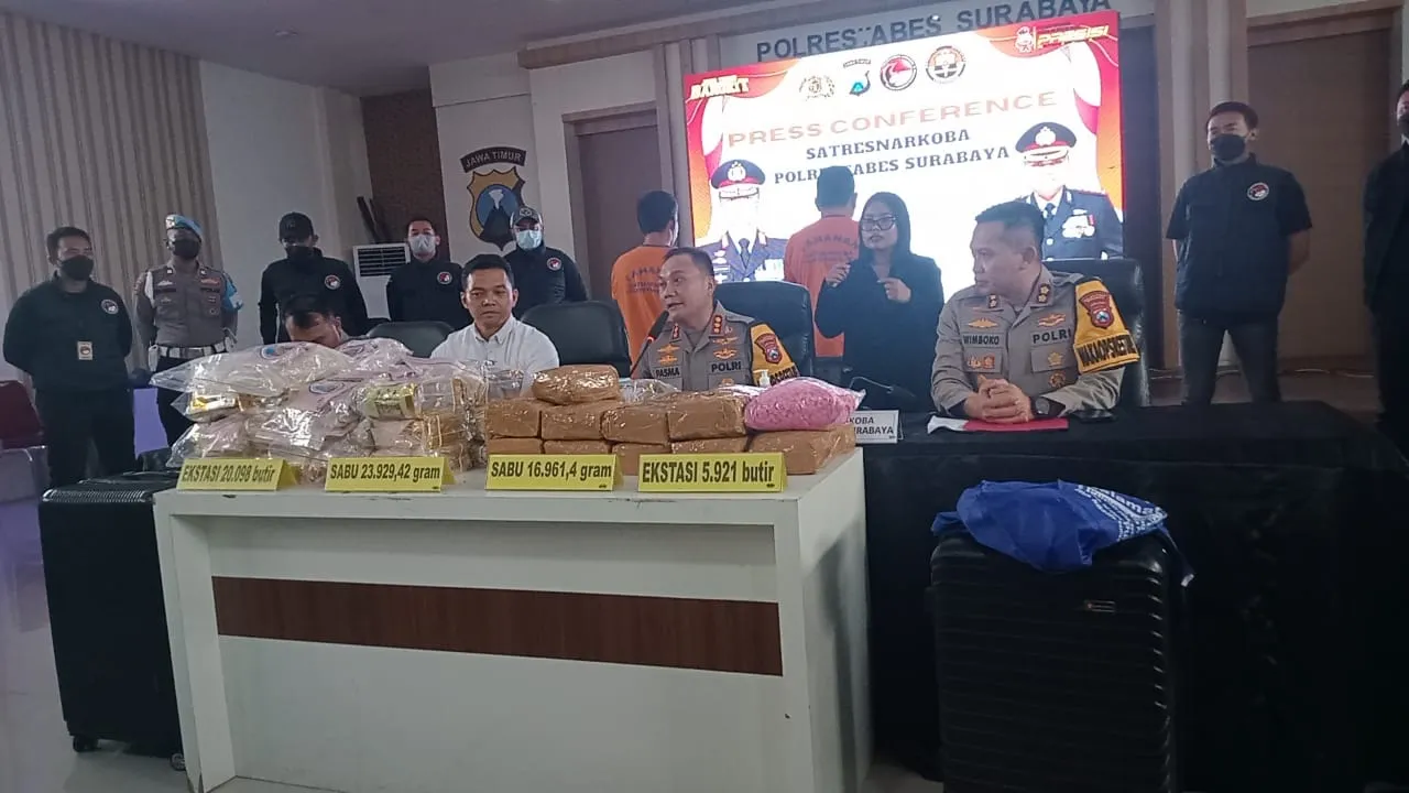 Polrestabes Surabaya Berhasil Ungkap Kasus Peredaran Gelap Narkotika Jaringan Sumatera Jawa, Dua Tersangka Diamankan 