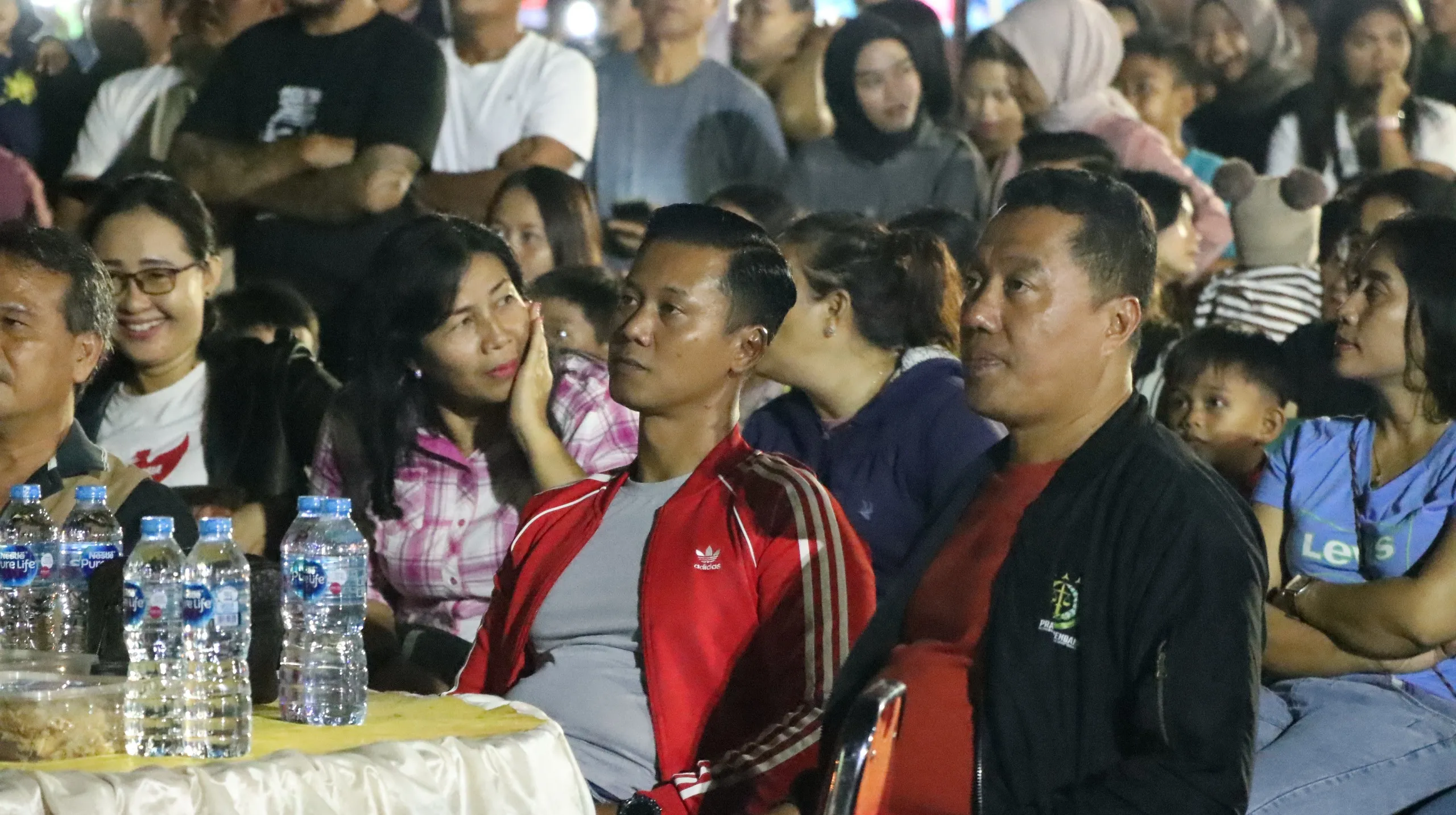 Kapolres Bengkayang dan Forkopimda Gelar Nobar Timnas Indonesia U-23 Piala Asia Bersama Masyarakat