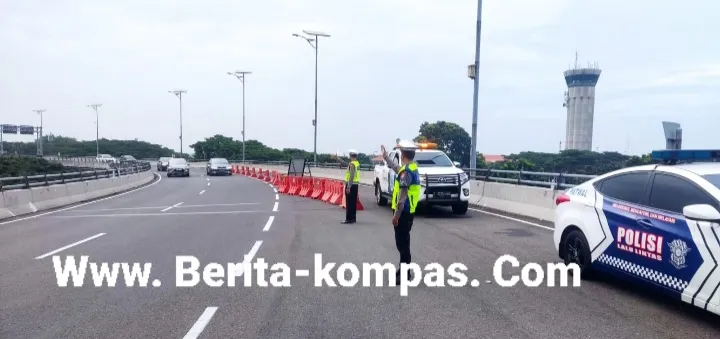 Atur Lalin Pada Arus Balik Lebaran 2024, Satlantas Polresta Bandara Kerahkan Personel