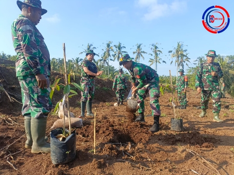 Kodim 1619/Tabanan dan Masyarakat Bersatu Lawan Pemanasan Global, Penanaman 500 Bibit Pohon di Tabanan-Bali
