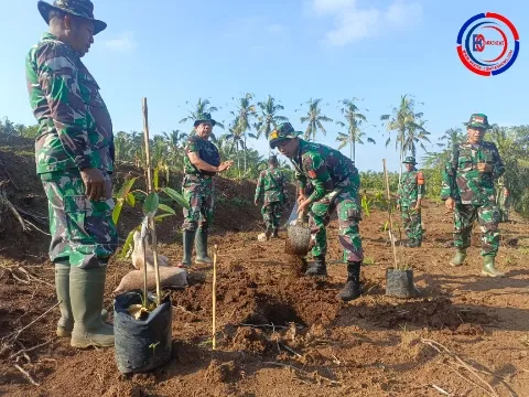 Kodim 1619/Tabanan dan Masyarakat Bersatu Lawan Pemanasan Global, Penanaman 500 Bibit Pohon di Tabanan-Bali