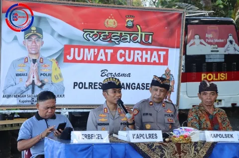 Menguatkan Keamanan Bersama, Kapolres Karangasem Gelar Jumat Curhat di Pantai Buitan