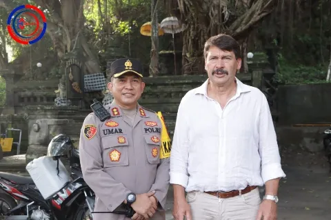 Presiden Hungaria Kunjungi Pura Goa Lawah, Kapolres Klungkung Pimpin Langsung Pengamanan