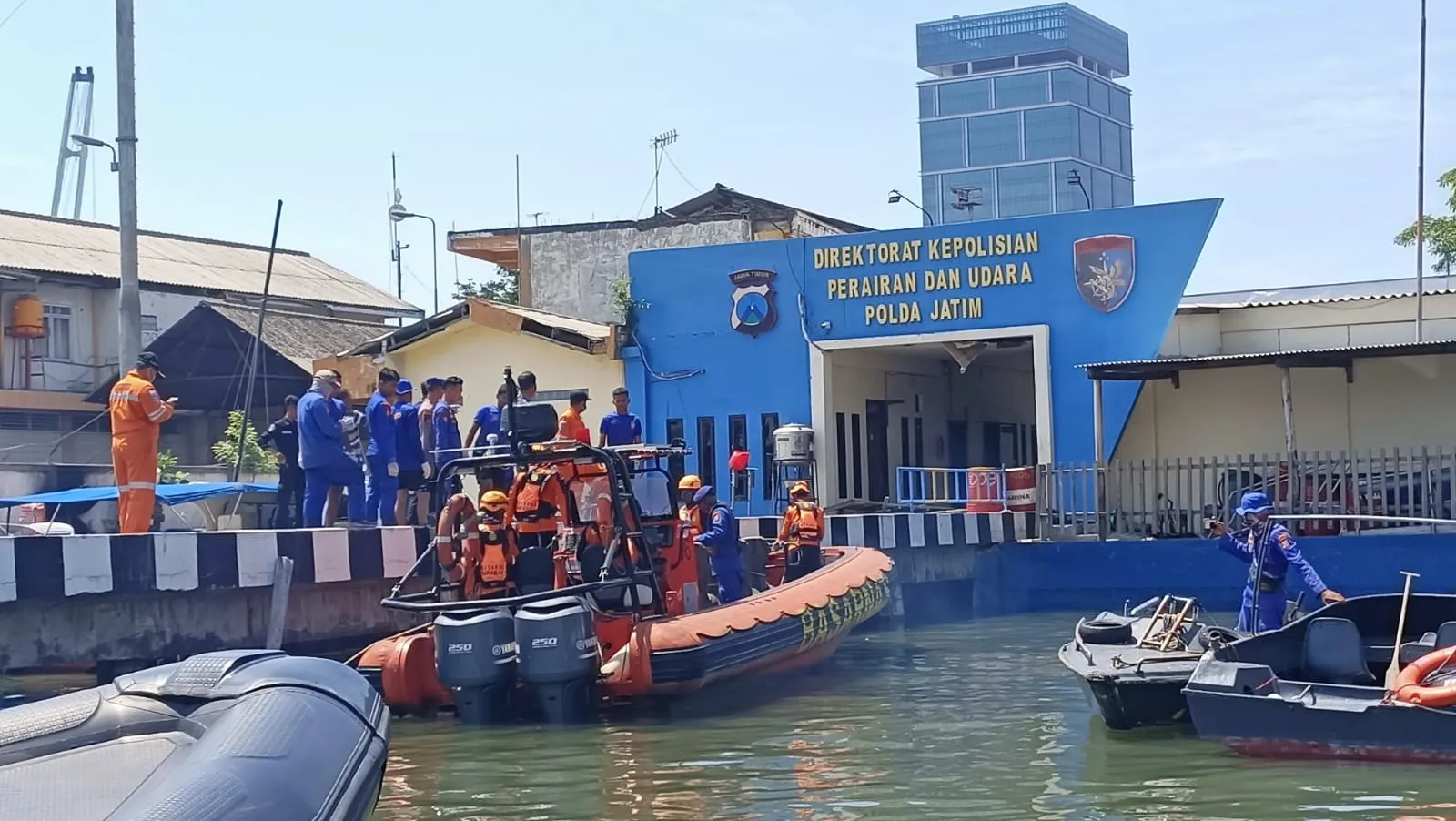 Hari ke Dua Pencarian, Tim SAR Gabungan Berhasil Temukan Orang Yang Jatuh di Laut