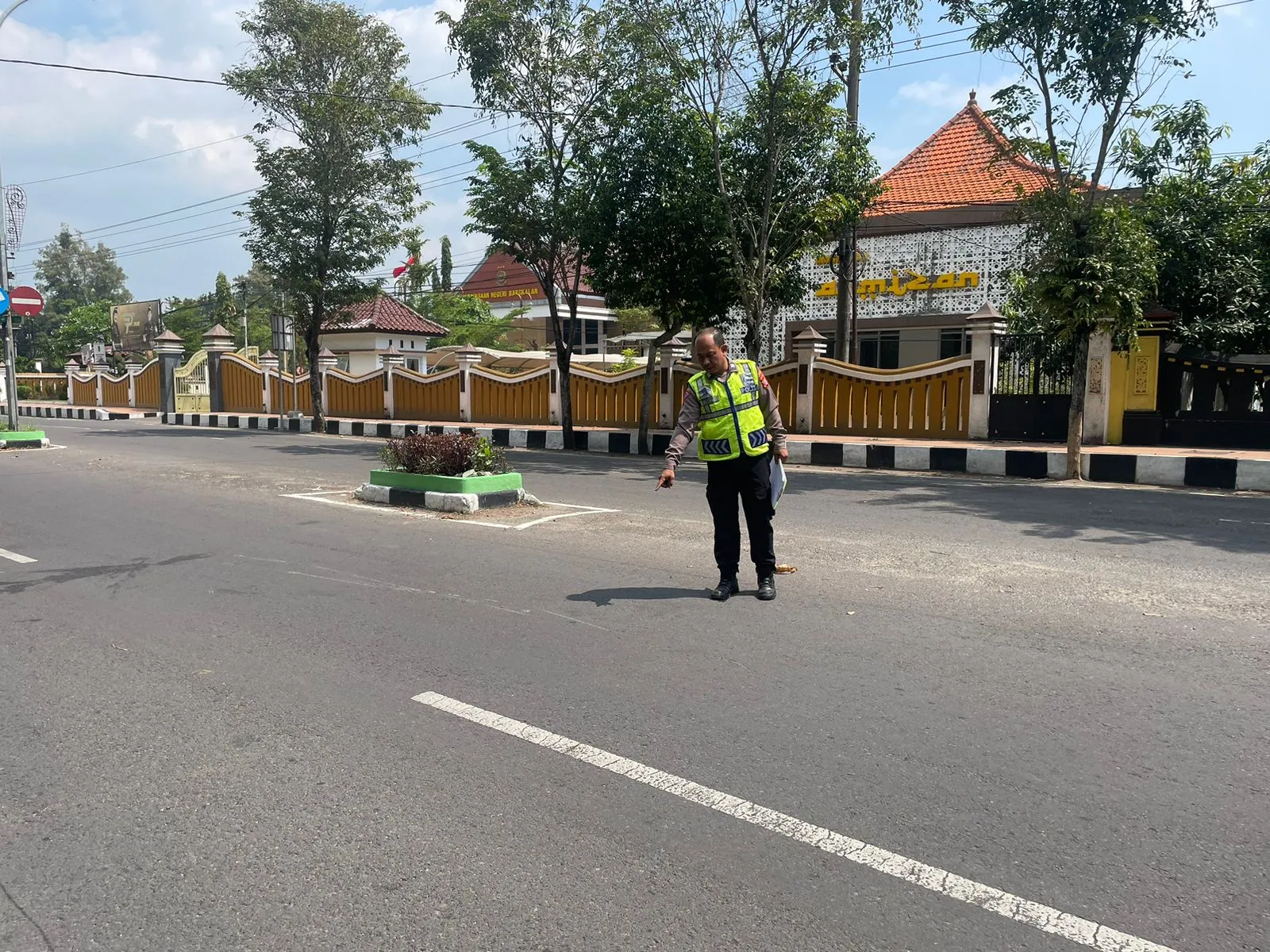 Laka Lantas terjadi di Jalan Raya Soekarno Hatta Korban Pengendara Motor Luka Ringan