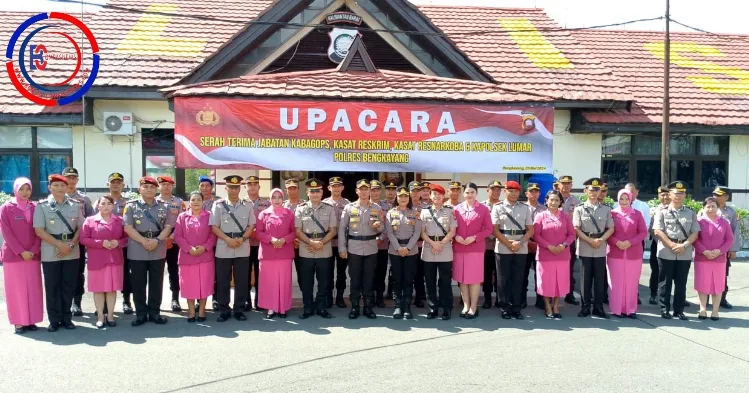 Kapolres Bengkayang Pimpin Sertijab Kabag Ops, Kasat Reskrim, Kasat Resnarkoba dan Kapolsek Lumar