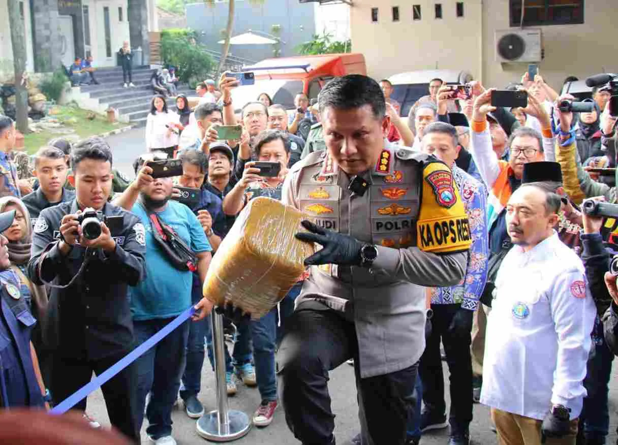 Polresta Malang Kota Bersama Forkopimda Musnahkan Barang Bukti Barbagai Jenis Narkoba