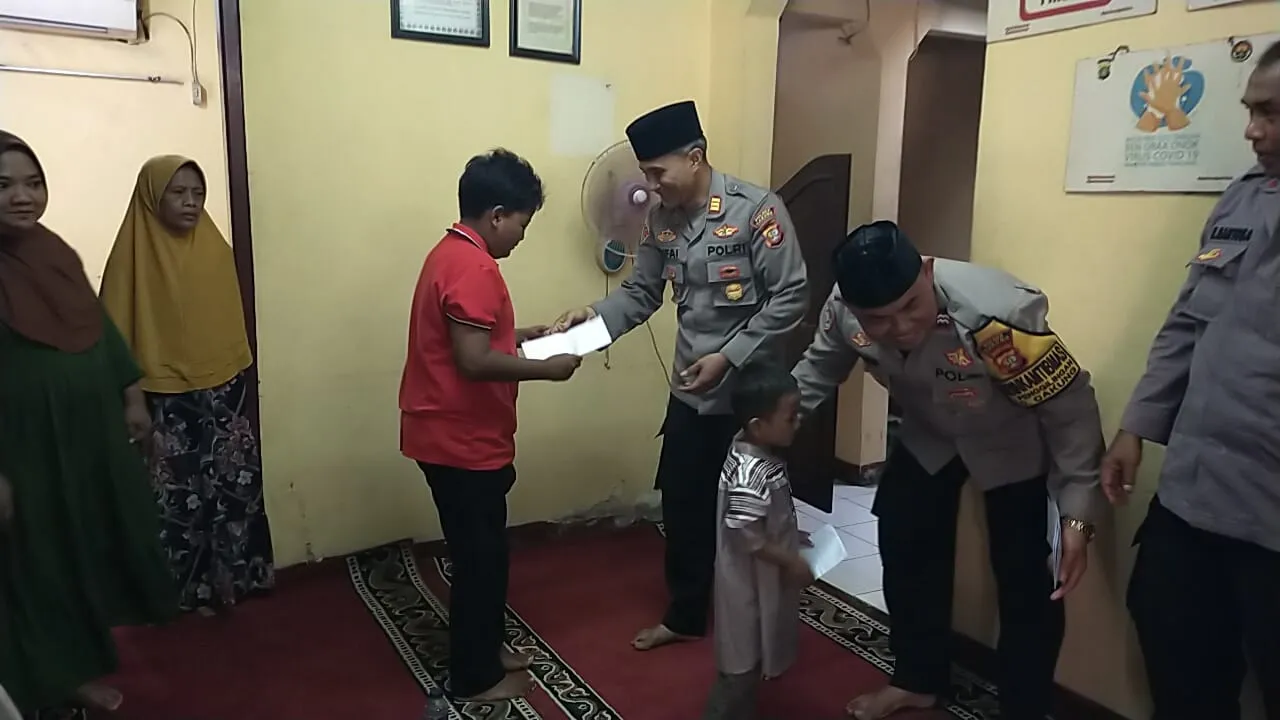 Santunan Anak Yatim Oleh Polsek Cakung dan Doa Bersama di Kantor Polsubsektor PIK