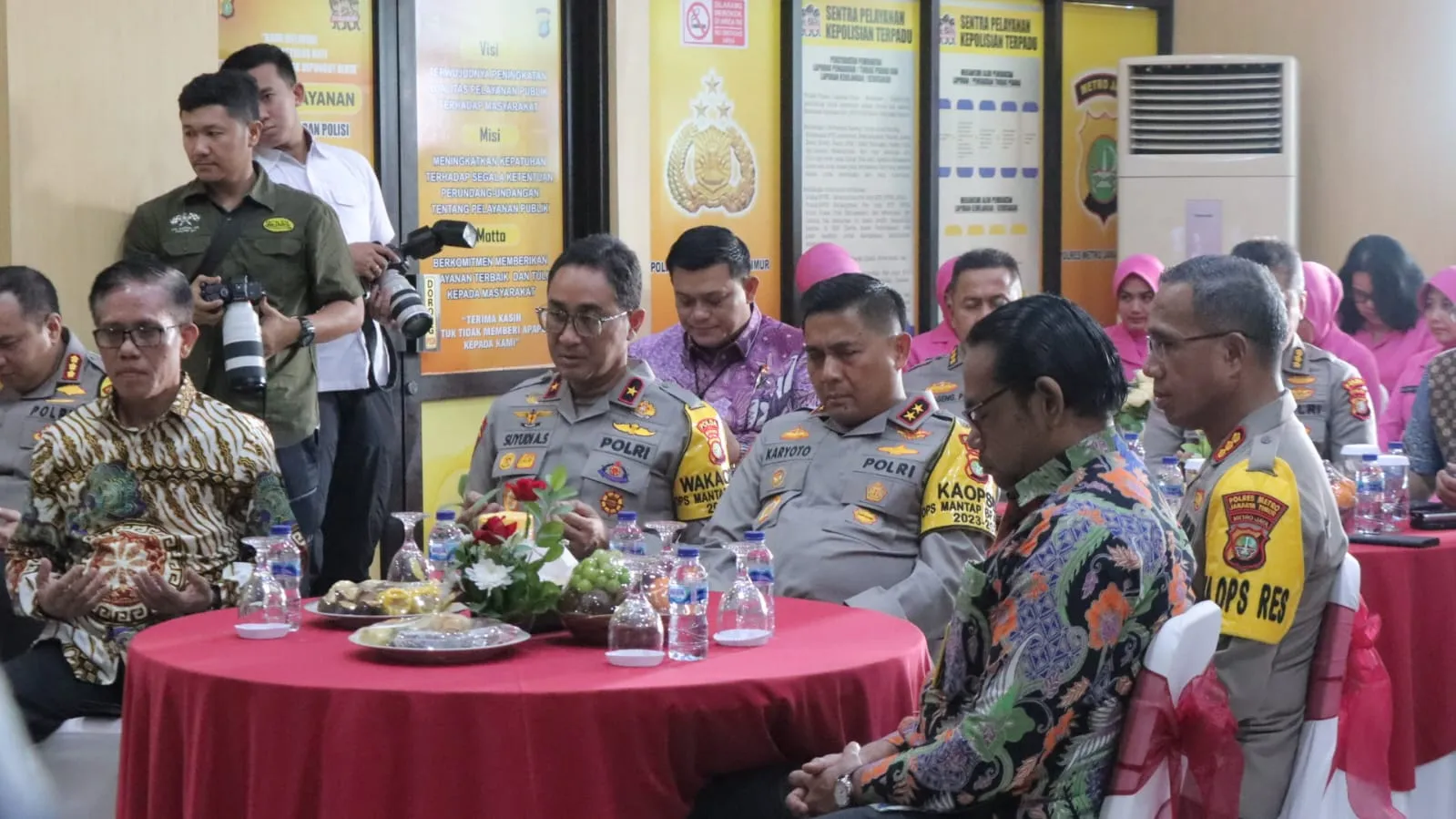 Jelang HUT Bhayangkara ke-78, Polres Metro Jakarta Timur Gelar Khitanan Massal Gratis