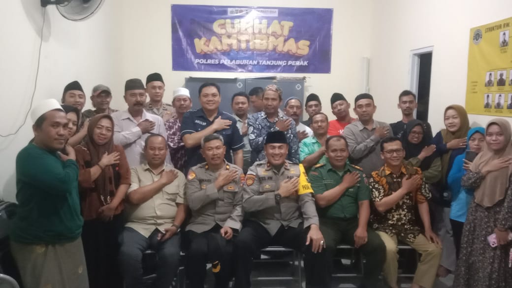 Jaring Aspirasi Warga Polres Pelabuhan Tanjung Perak Gelar Cangkrukan Kamtibmas