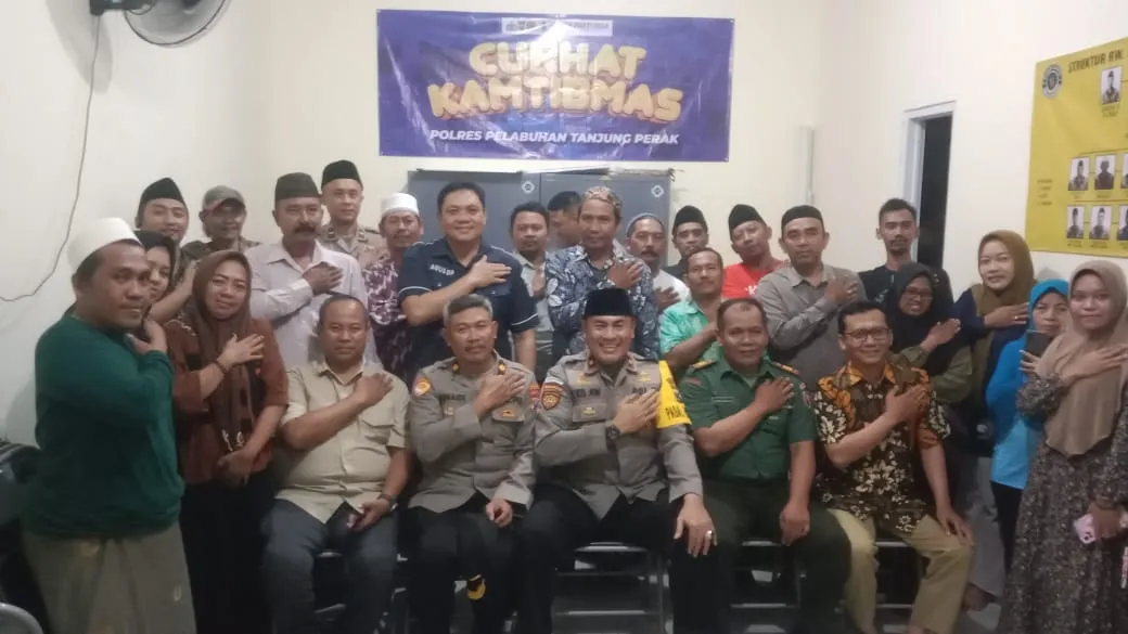 Jaring Aspirasi Warga Polres Pelabuhan Tanjung Perak Gelar Cangkrukan Kamtibmas