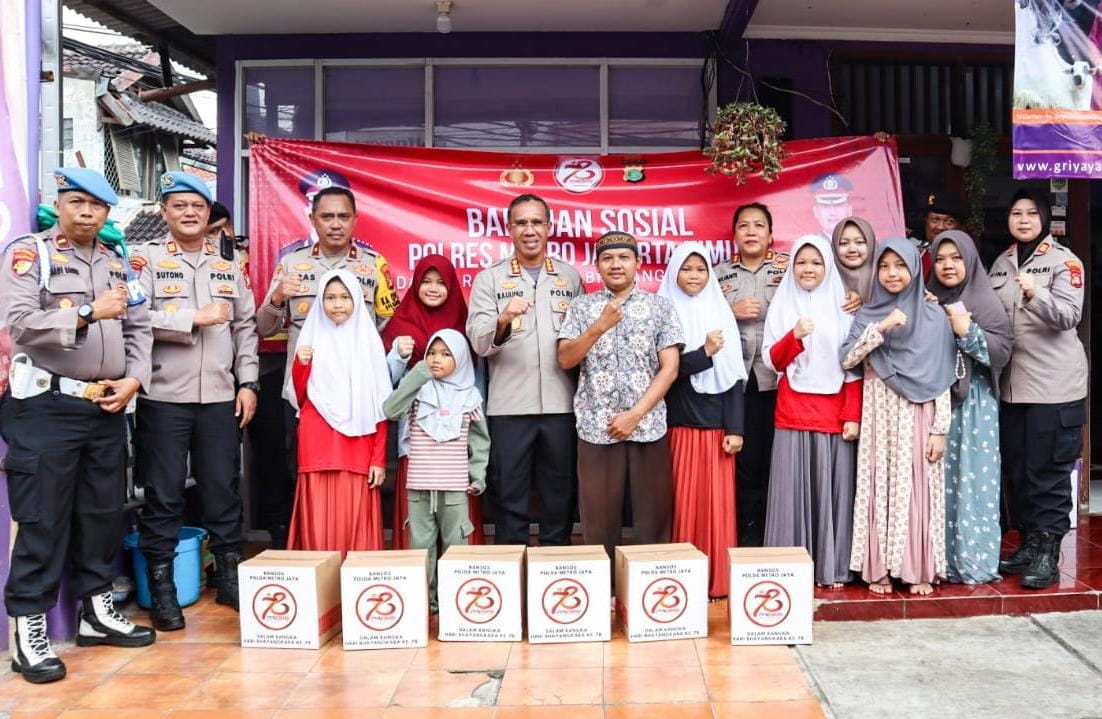 Kapolres Metro Jakarta Timur Baksos ke Griya Yatim dan Duafa Matraman