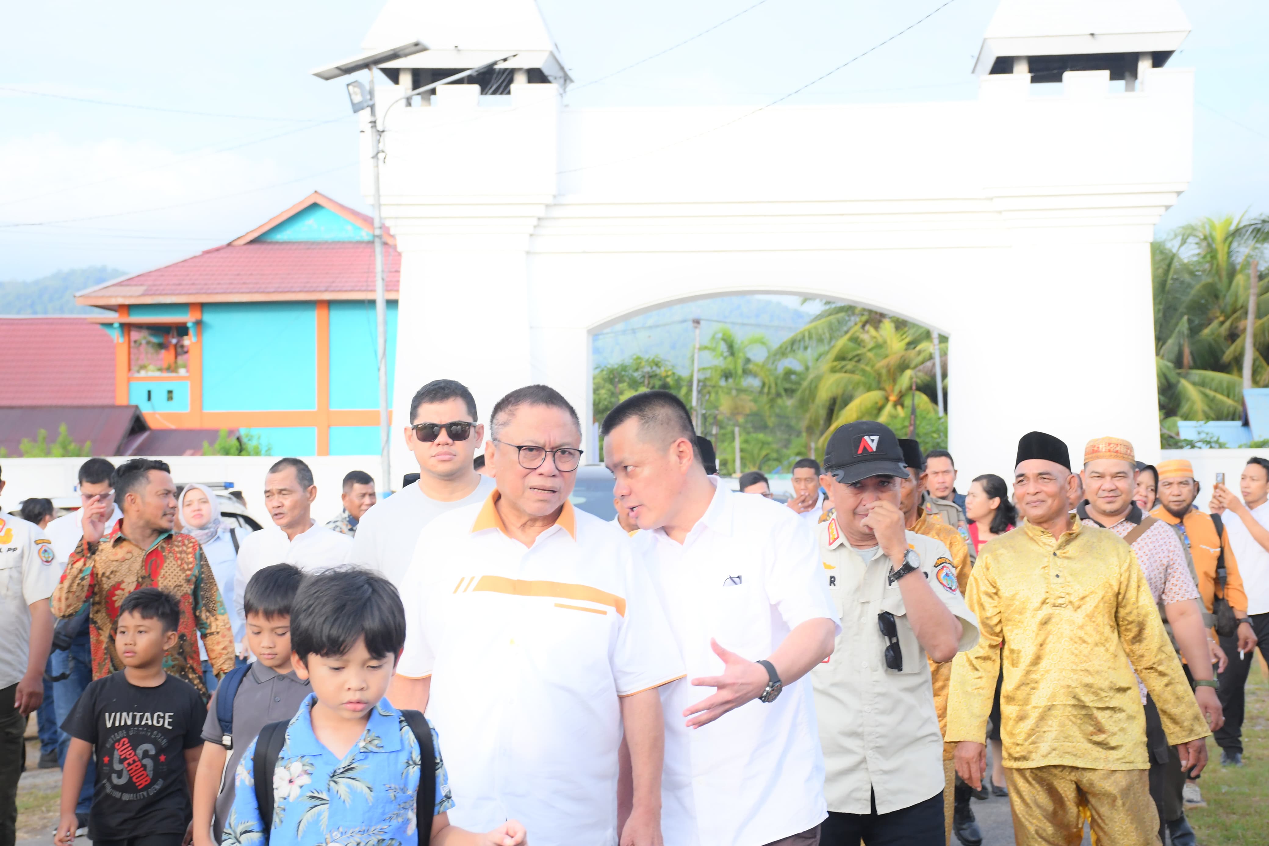 Romi Wijaya, Sambut Hangat Kedatangan Oesman Sapta Odang di Sukadana