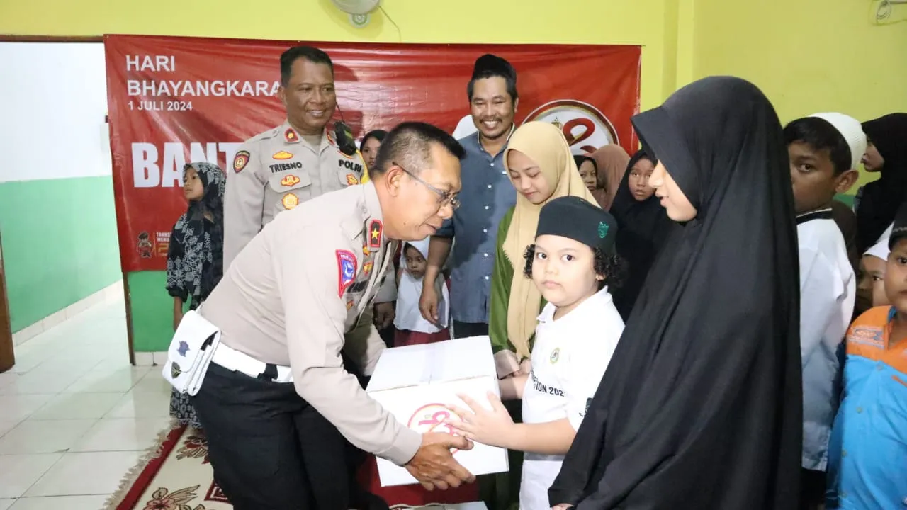 Sambut HUT Bhayangkara ke-78, Kepolisian RI Gelar Bakti Sosial di Rumah Yatim dan Dhuafa Pulogadung Jakarta Timur