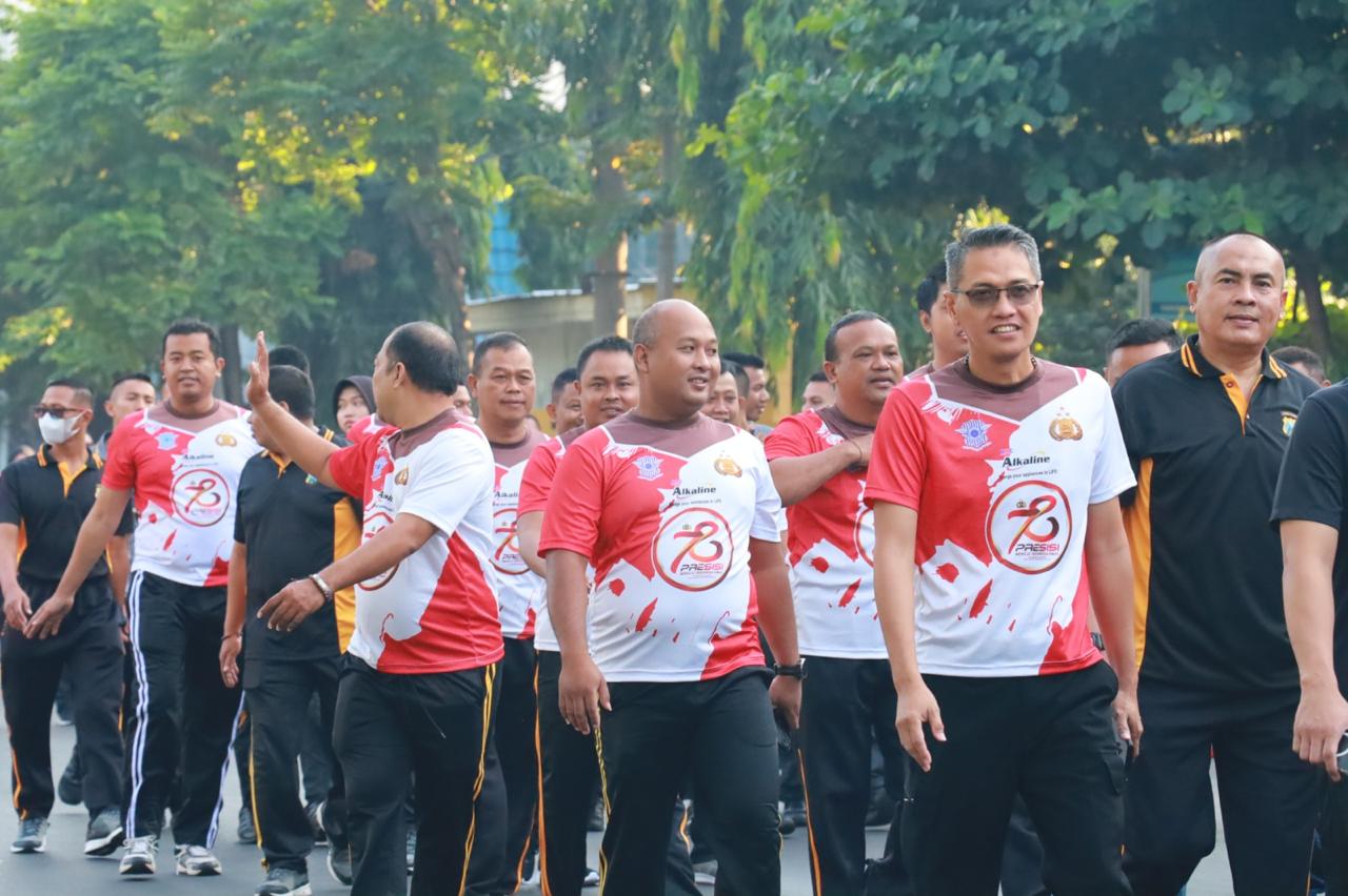 Sambut Hari Bhayangkara ke -78 Polres Pelabuhan Tanjung Perak Gelar Olahraga Bersama TNI Polri