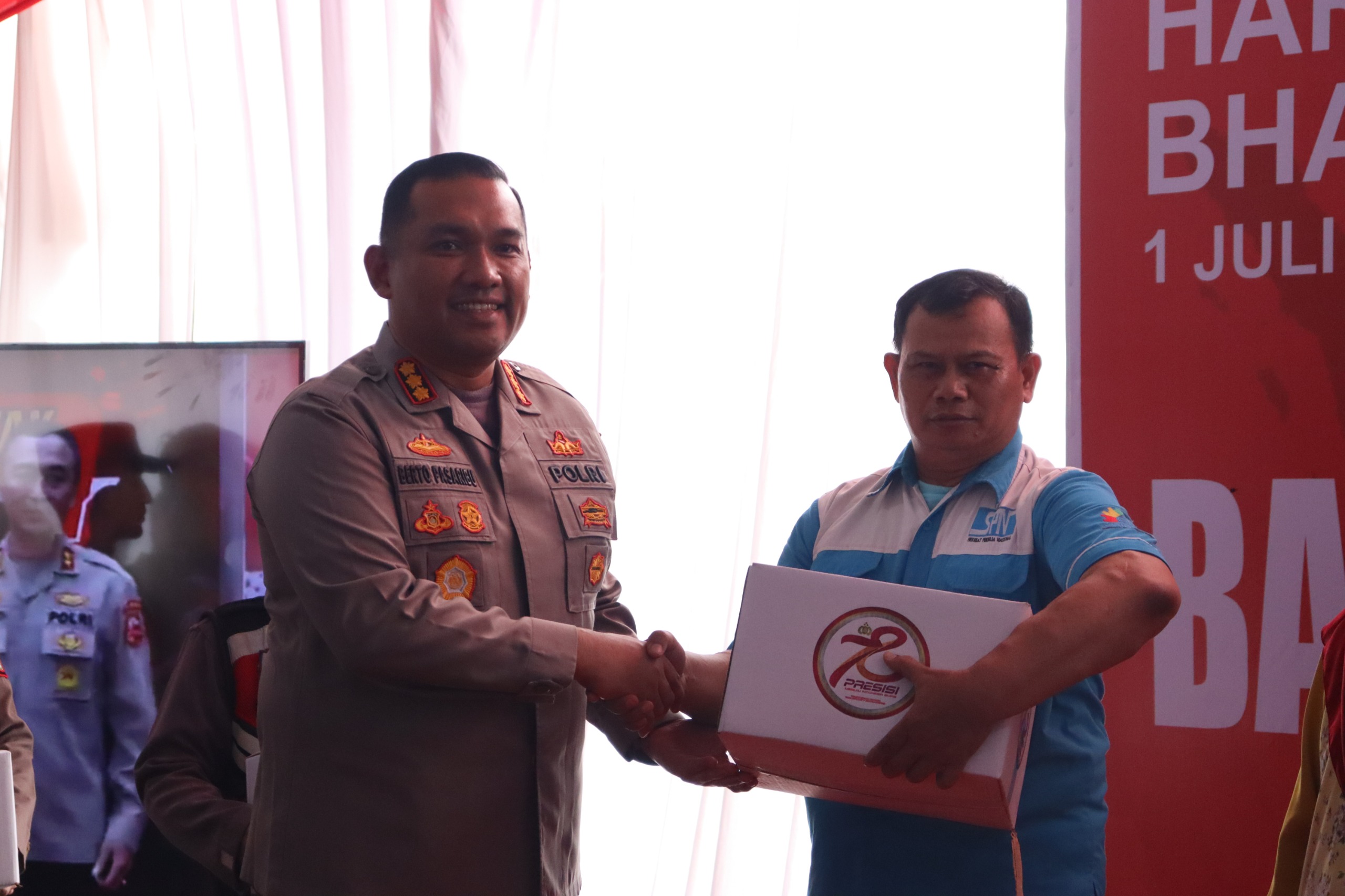 Polresta Bandara Soekarno-Hatta Kembali Mendistribusikan Bantuan Sosial Berupa Paket Sembako ke Masyarakat