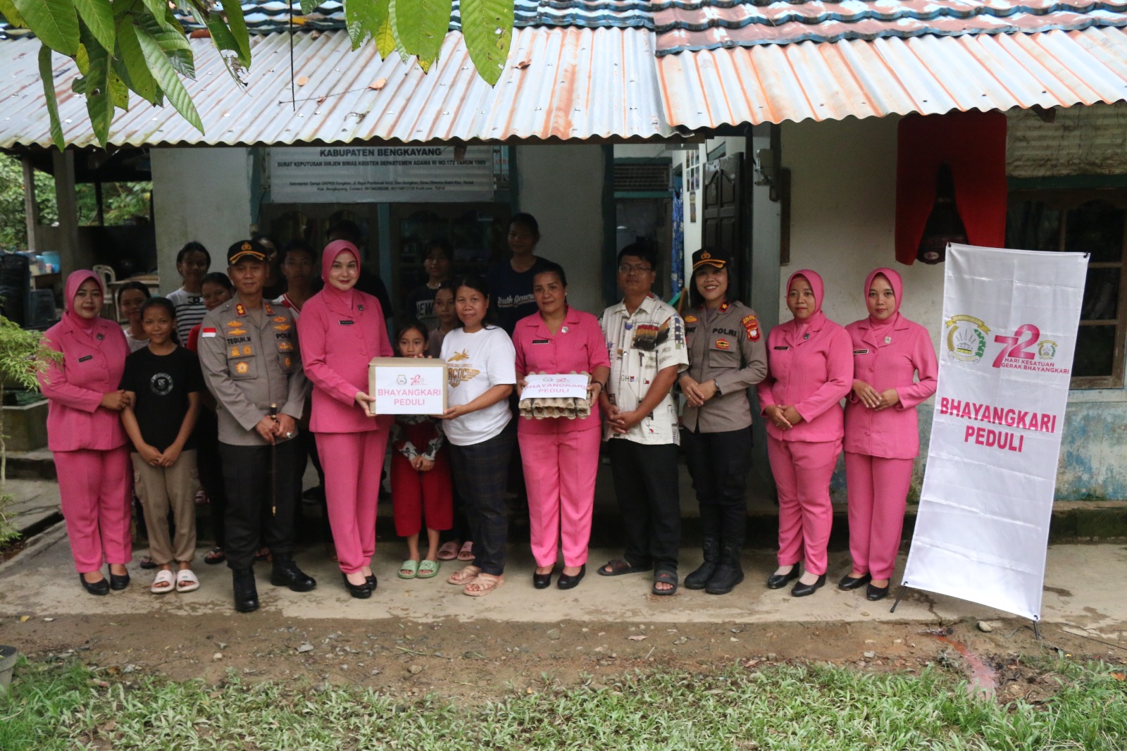 HUT Bhayangkara ke-78, Kapolres Bengkayang Berikan Bantuan Sosial ke Panti Asuhan