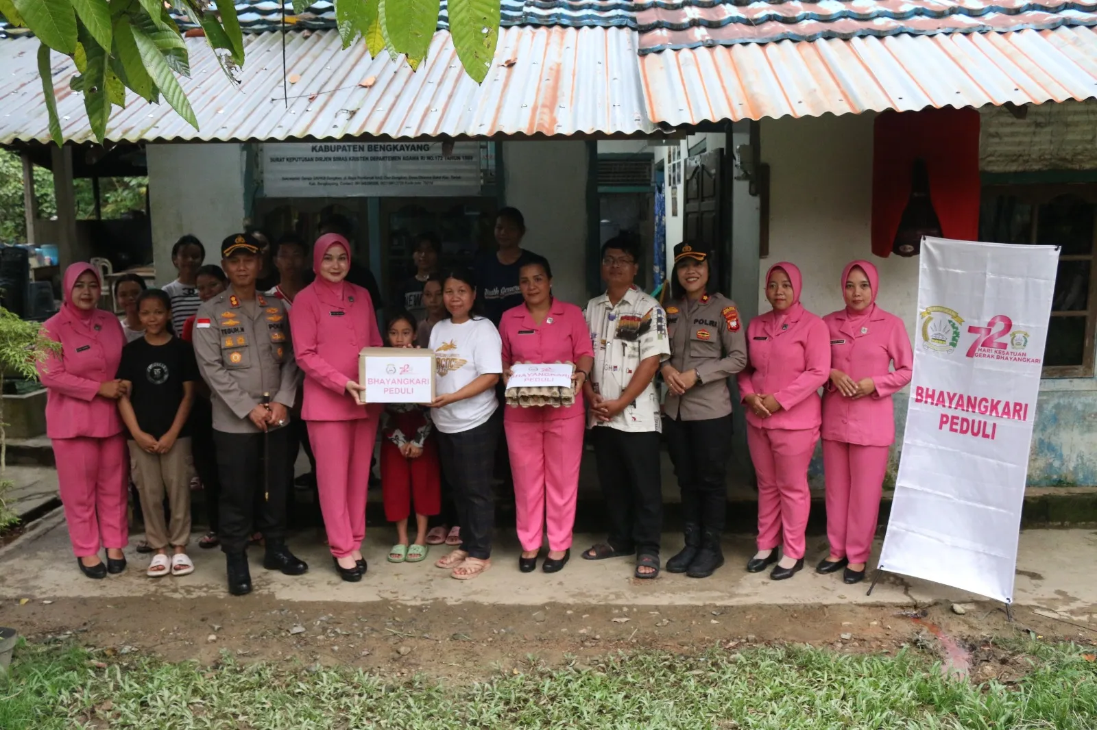 HUT Bhayangkara ke-78, Kapolres Bengkayang Berikan Bantuan Sosial ke Panti Asuhan