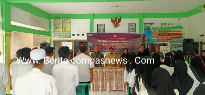 Babinsa Koramil 01 Bondowoso Hadiri Pelantikan dan Pengambilan Sumpah Anggota Pantarlih Pemilu Tahun 2024 di Kademangan