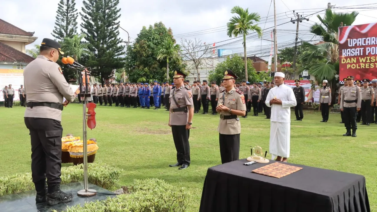 Polresta Denpasar Gelar Upacara Serah Terima Jabatan Kasatpolairud Kenaikan Pangkat Personil, dan Wisuda Purna Bhakti