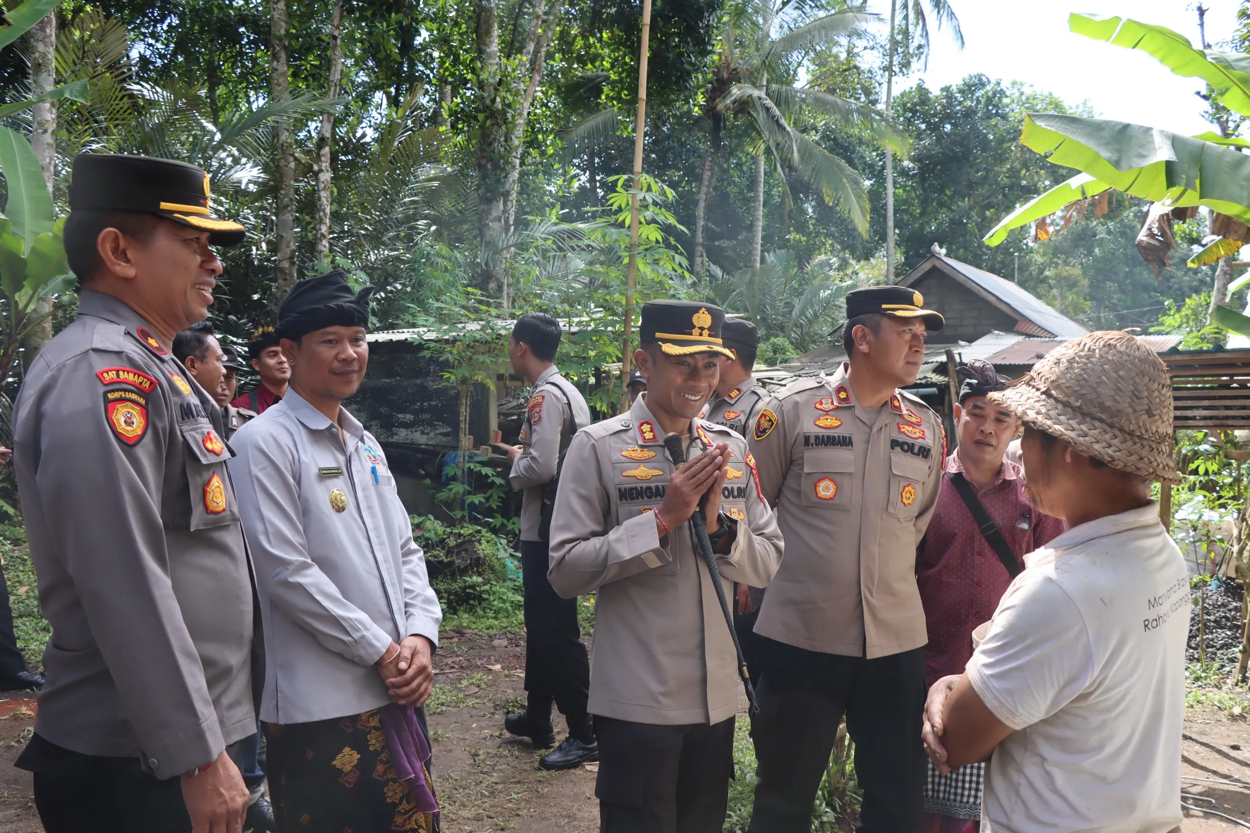 Kapolres Karangasem Tinjau Progres Bedah Rumah di Desa Rendang